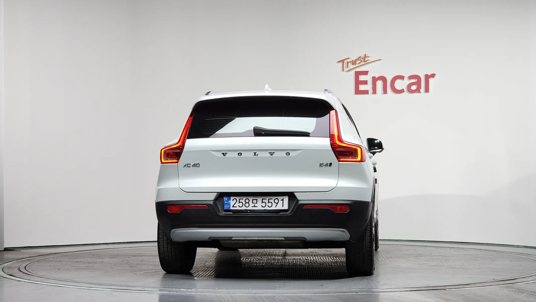 Volvo XC40 B4 2020 3/5