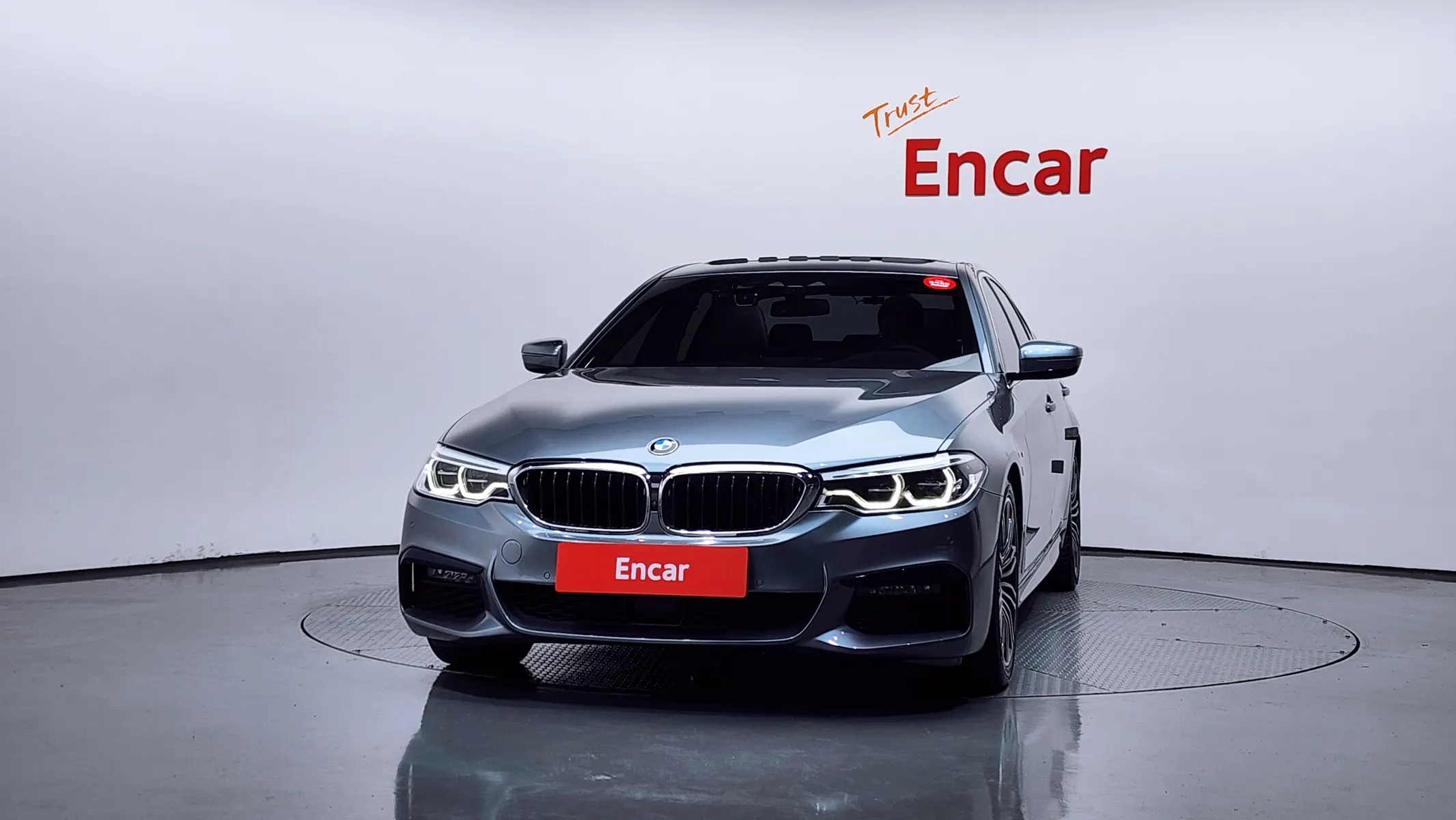 BMW 5 Series (G30) 530i M 2019 3/34