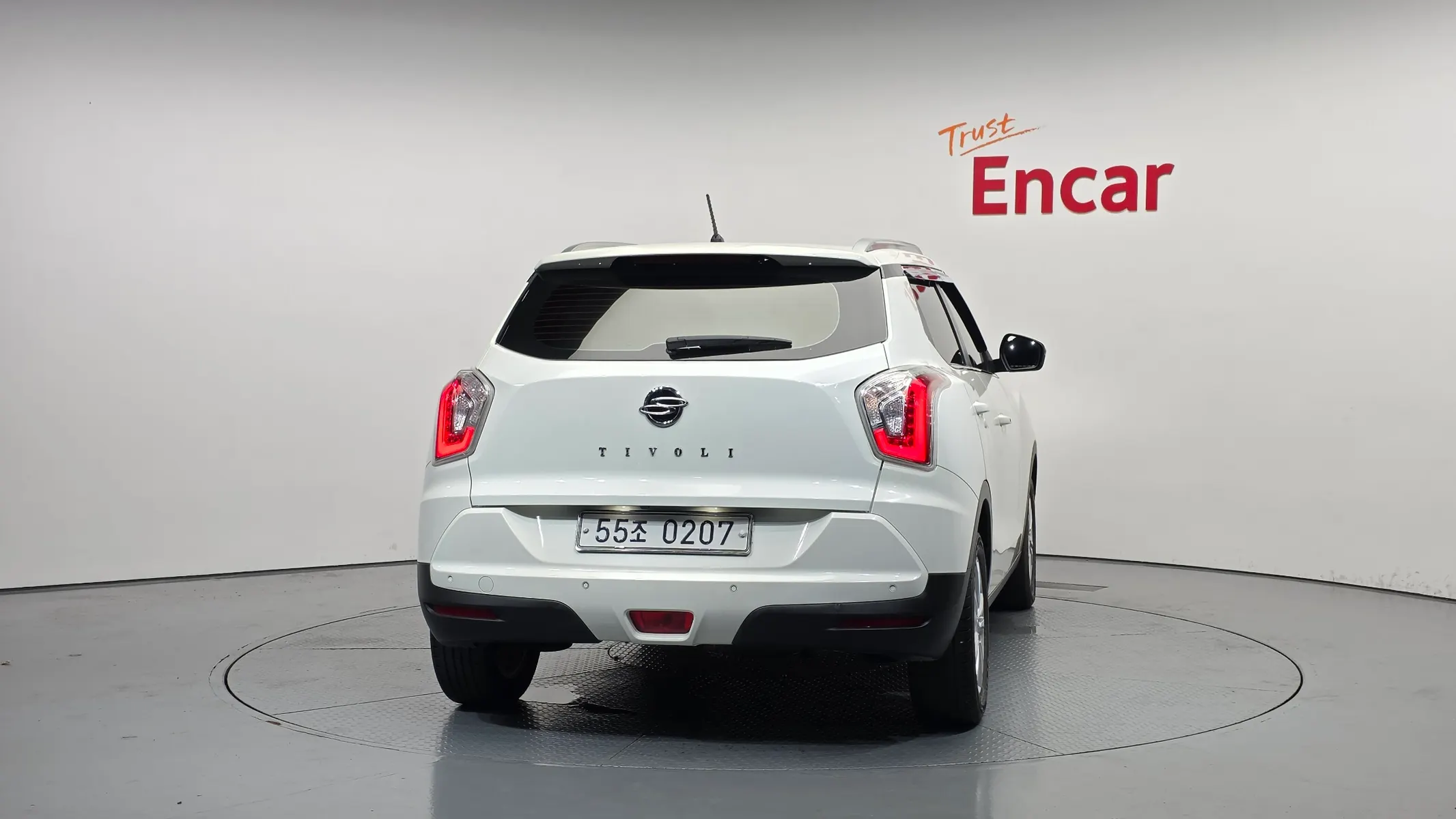 KG Mobility Tivoli VX 2WD 2016 3/5