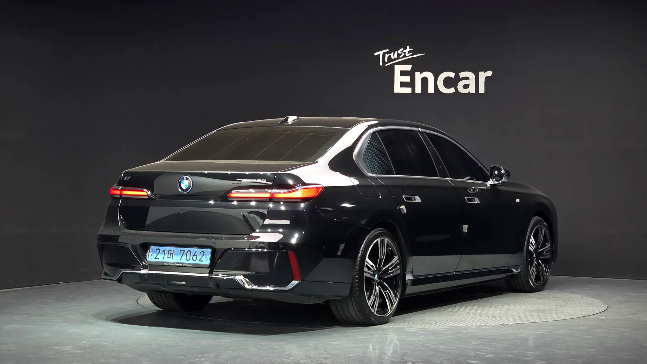 BMW i7 (G70) xDrive 60 M 2023 2/36