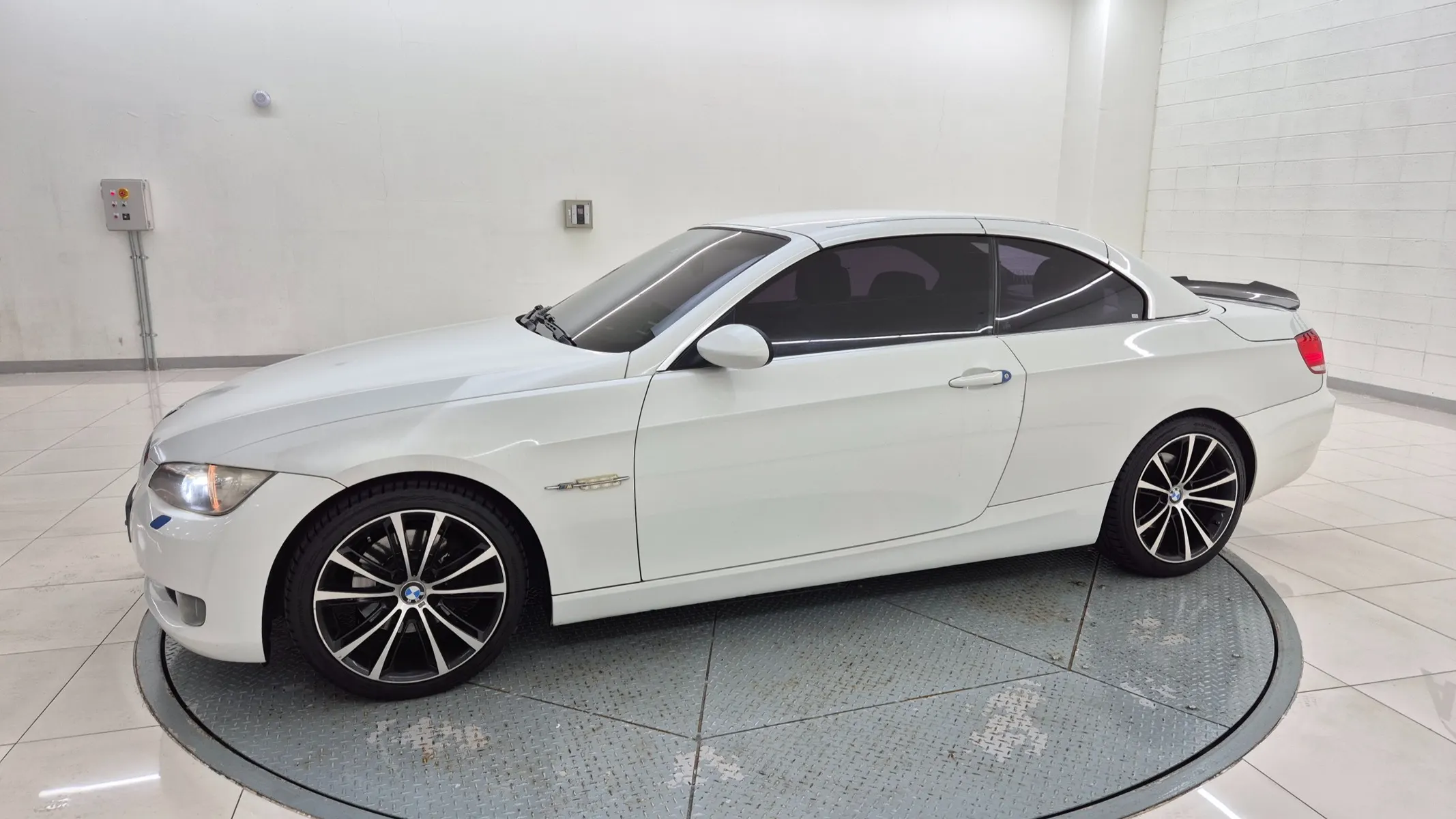 BMW 3 Series (E90) 328i 2008 3/20