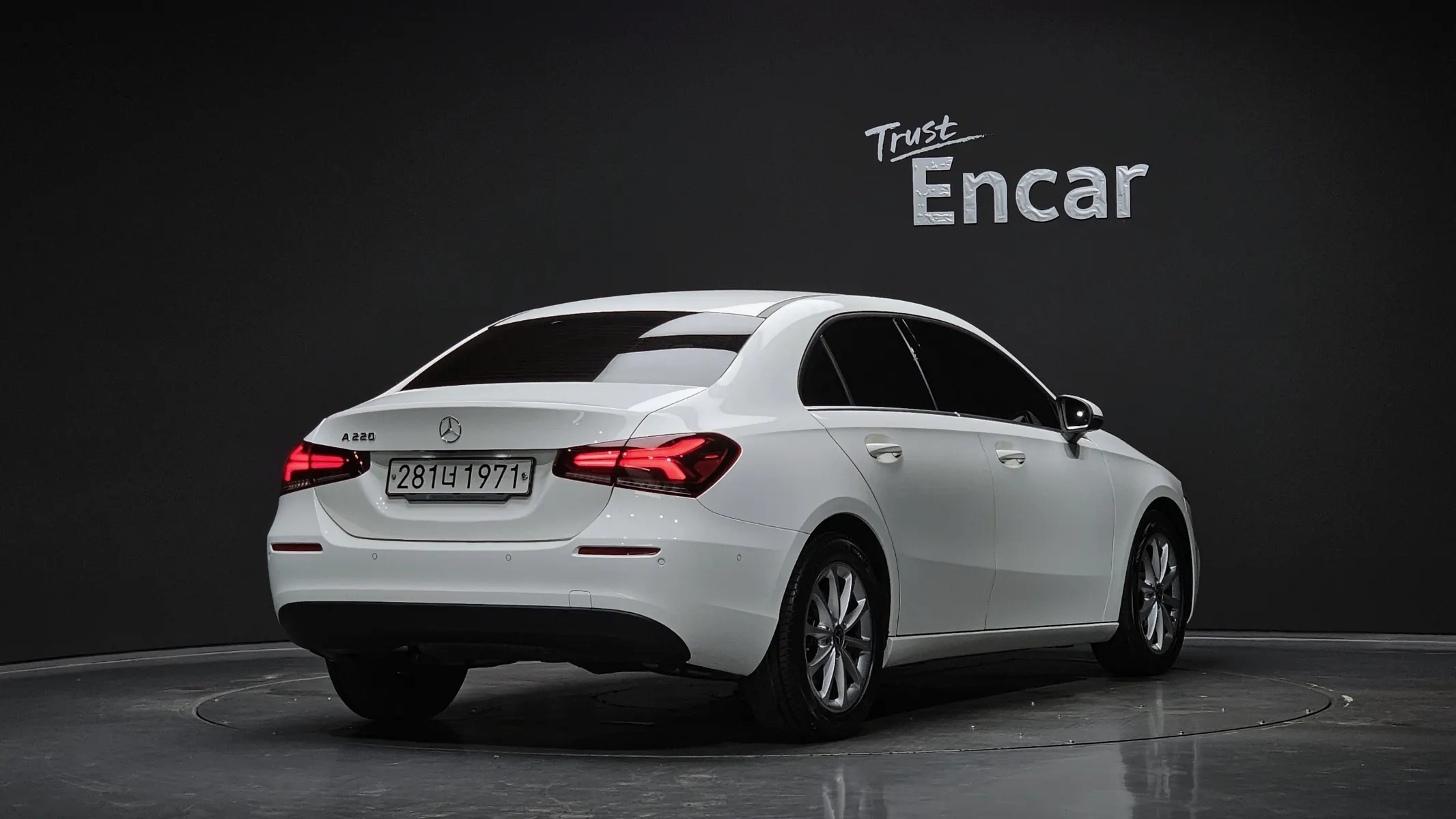 Mercedes-Benz A-Class W177 A220 2020 2/31