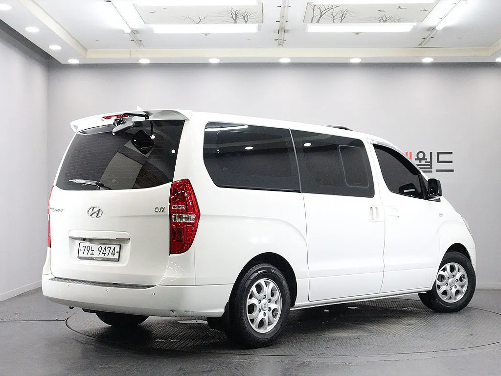 Hyundai Grand Starex 2015 2/5
