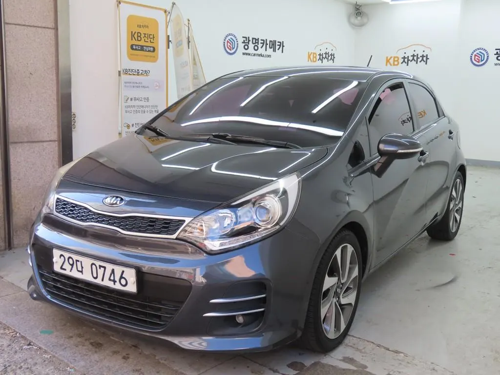 Kia 프라이드 5DR 1.6 GDI 2015 2/19