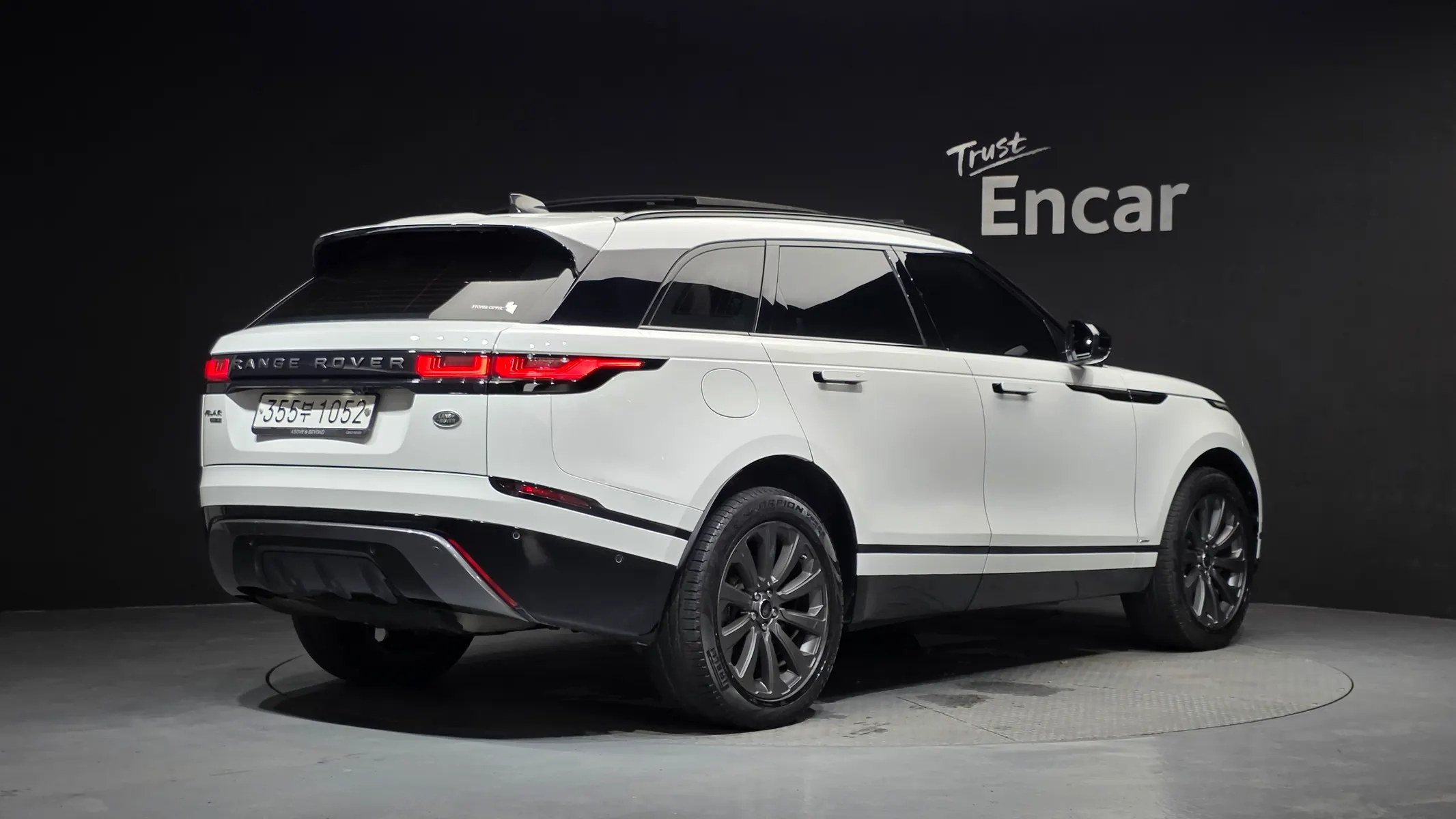 Land Rover 레인지로버 벨라 2.0 D240 R- SE 2019 2/40