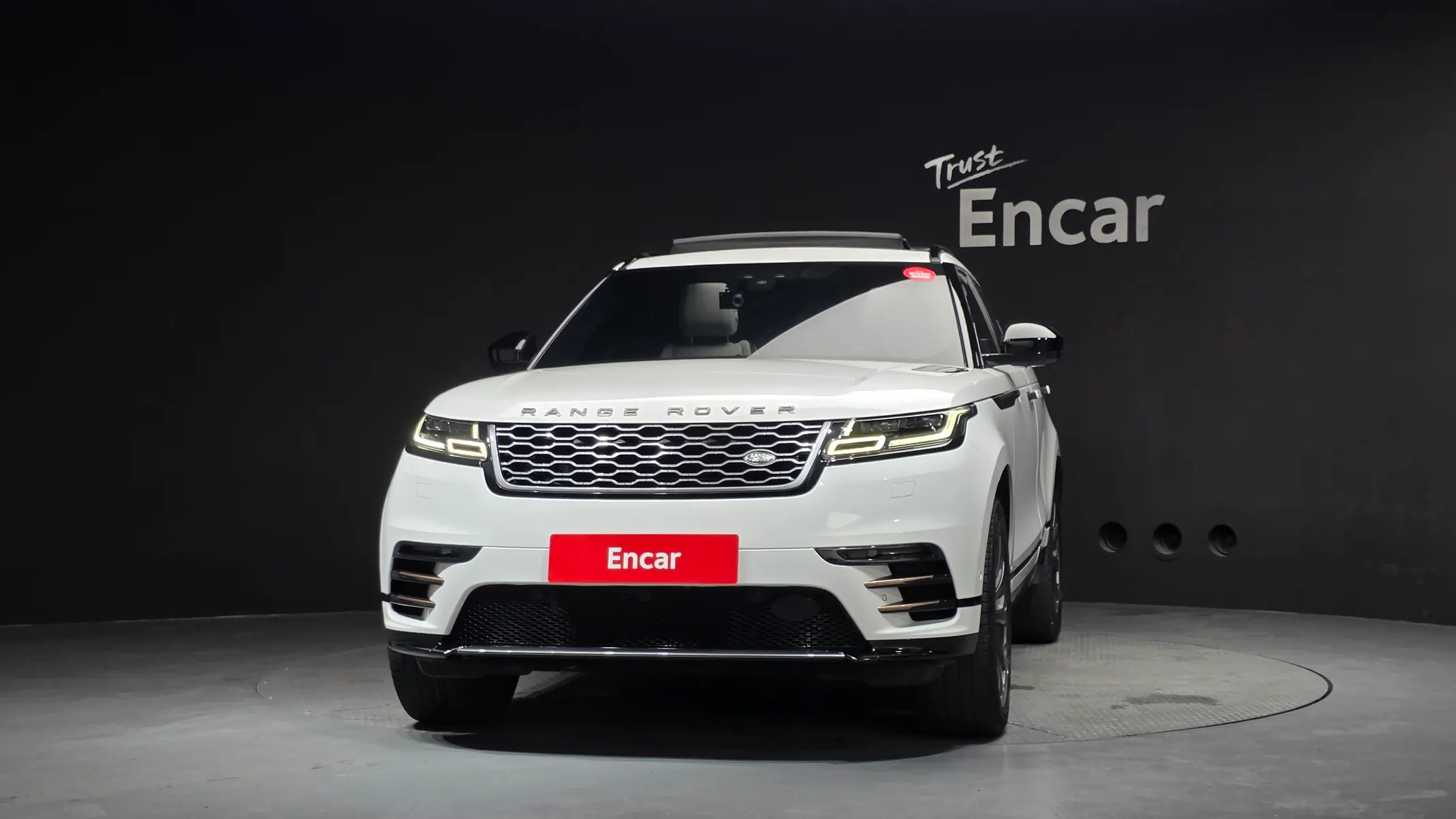 Land Rover 레인지로버 벨라 2.0 D240 R- SE 2019 3/40