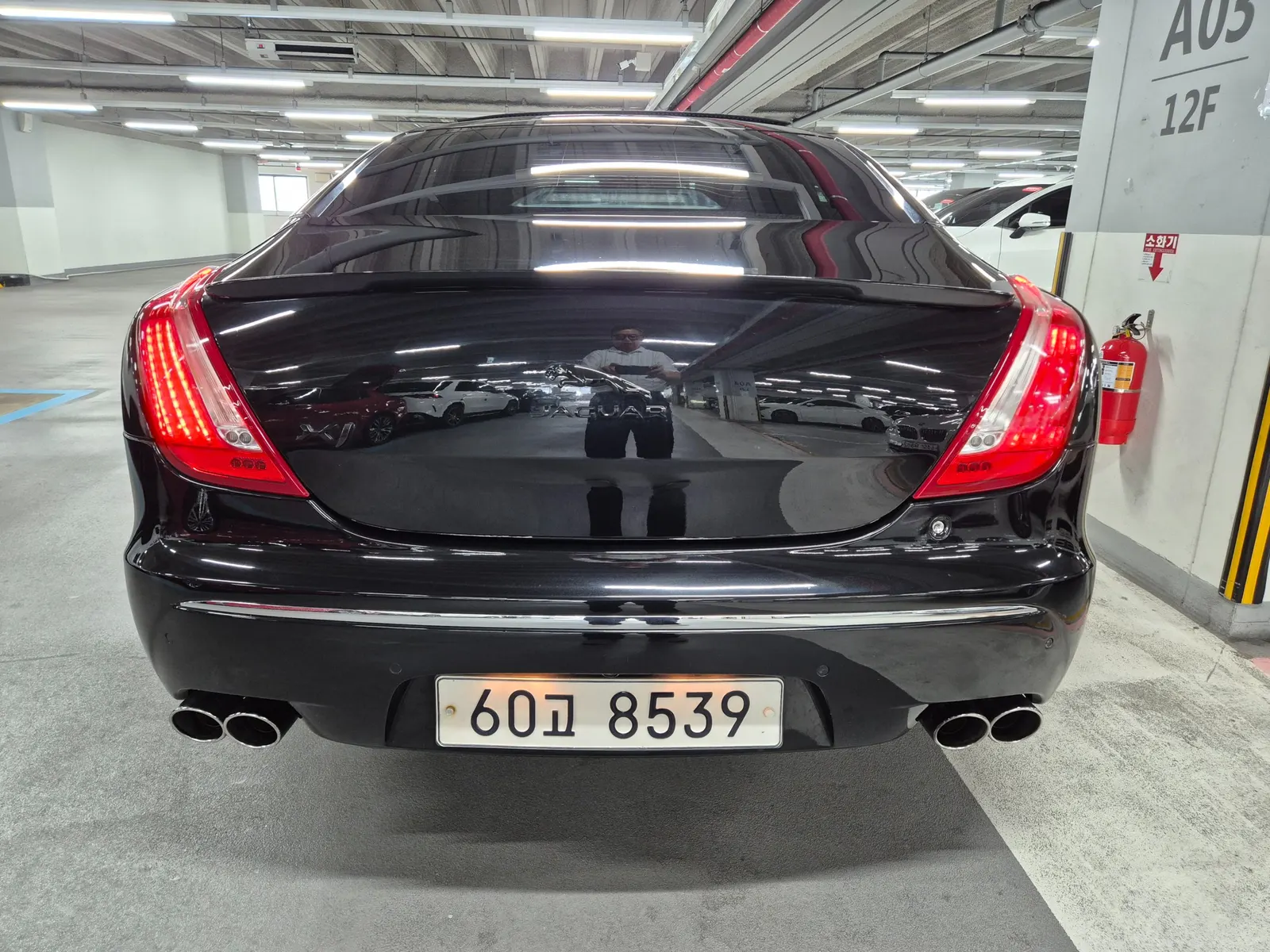 Jaguar All New XJ 5.0SC SWB 2010 3/5