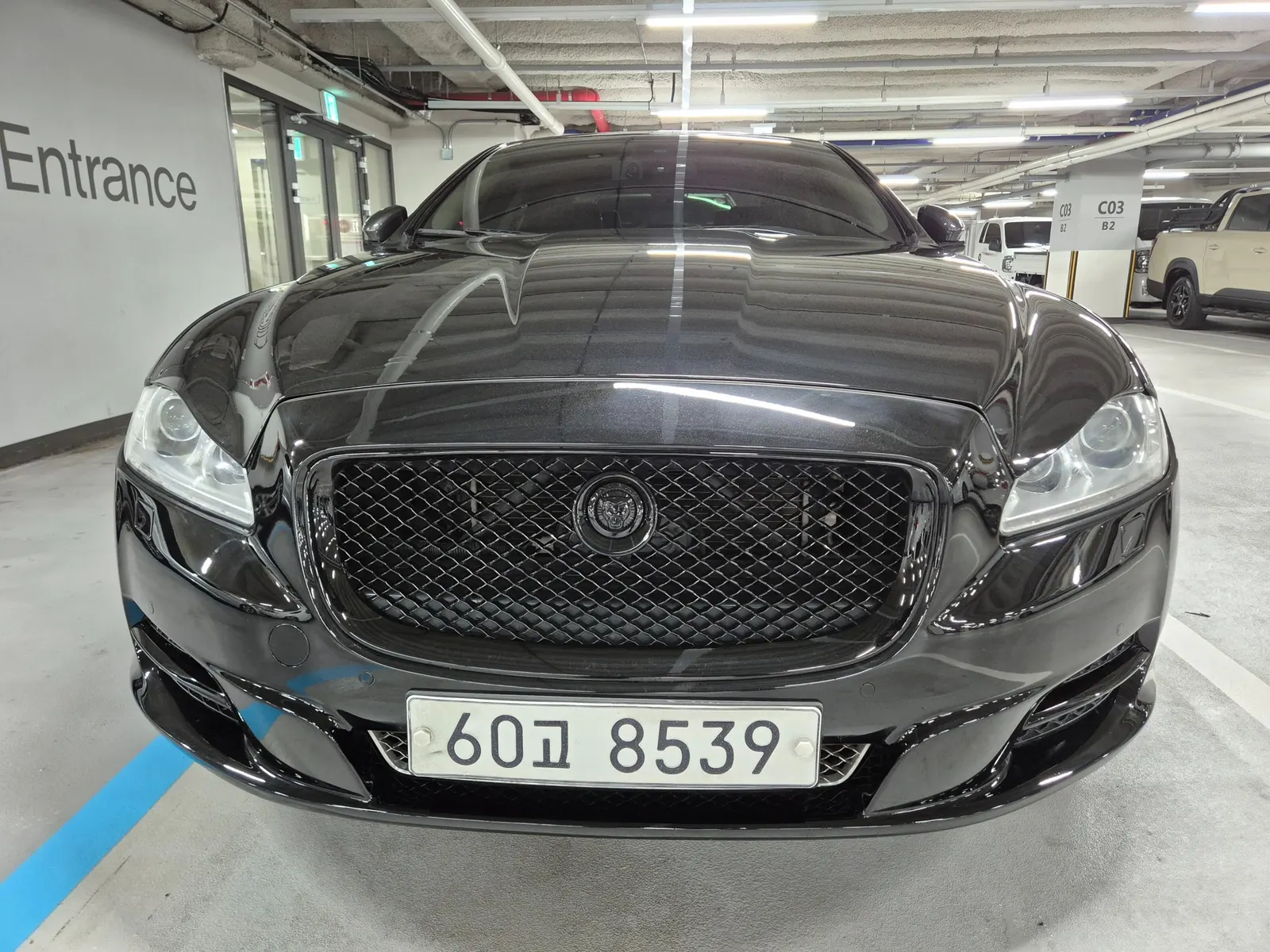 Jaguar All New XJ 5.0SC SWB 2010 2/5