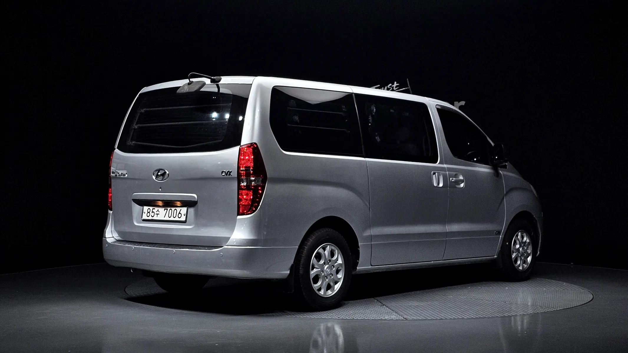 Hyundai Grand Starex 5 2007 2/34
