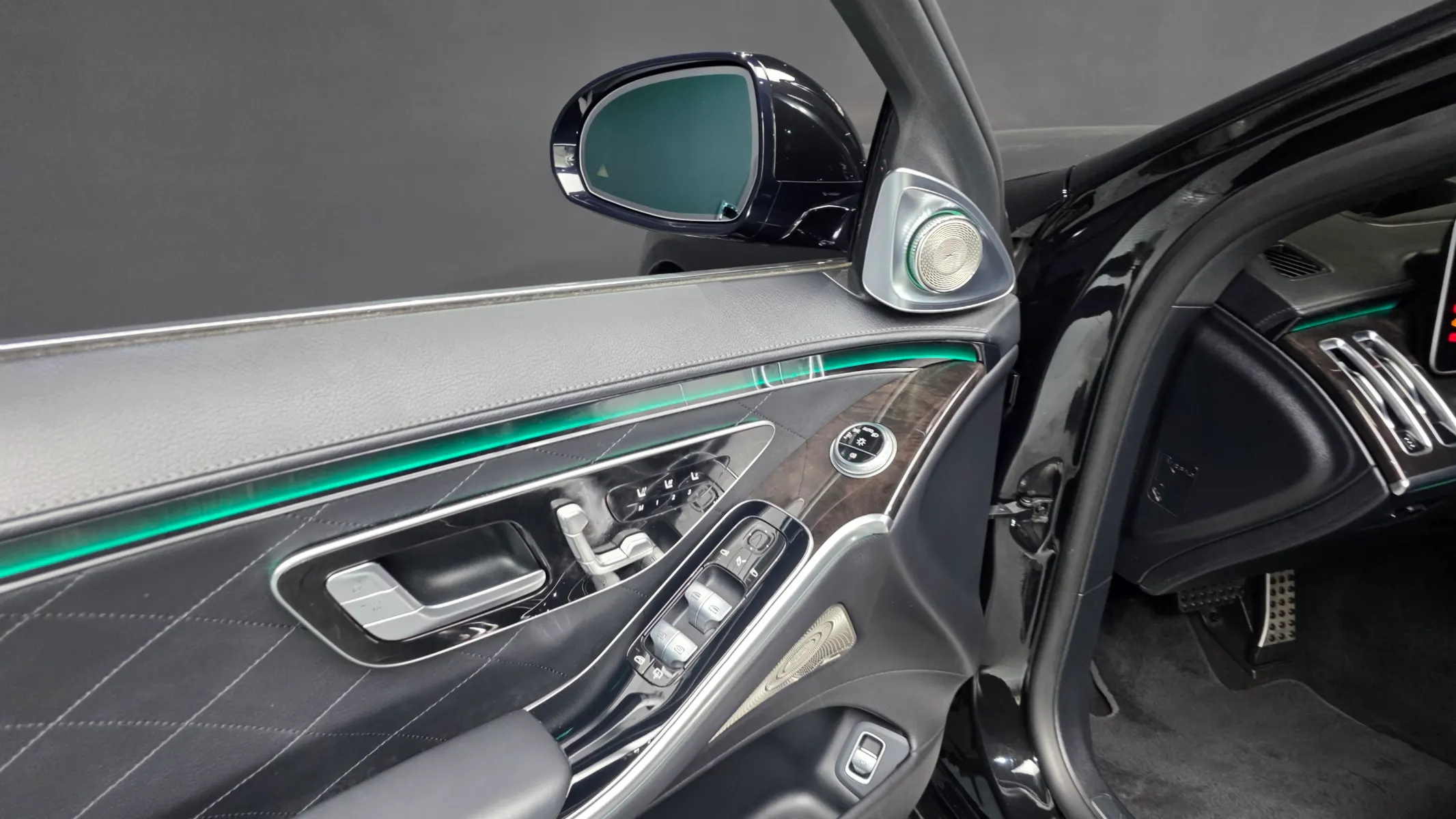 Mercedes-Benz S-Class W223 S500L 4MATIC 2022 37/38