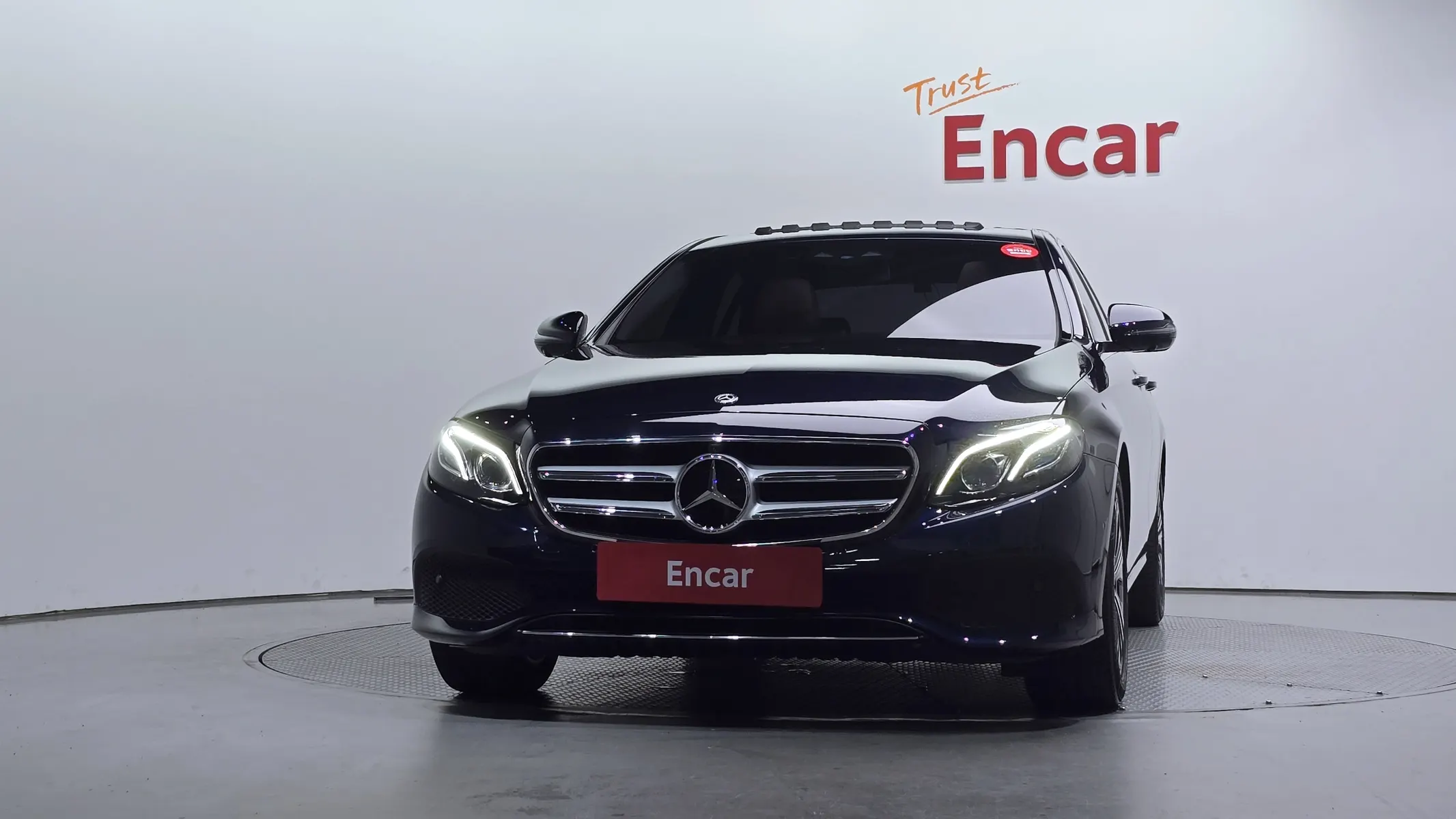 Mercedes-Benz E-Class W213 E300 2020 3/33