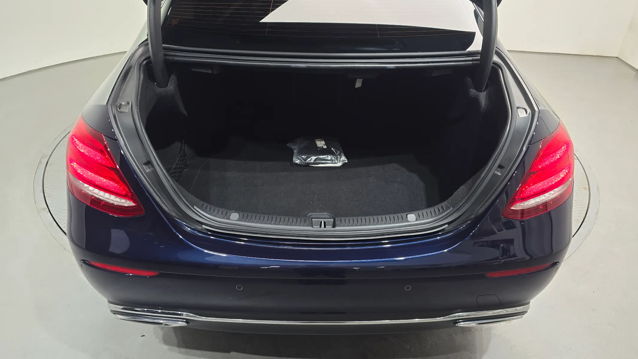 Mercedes-Benz E-Class W213 E300 2020 32/33