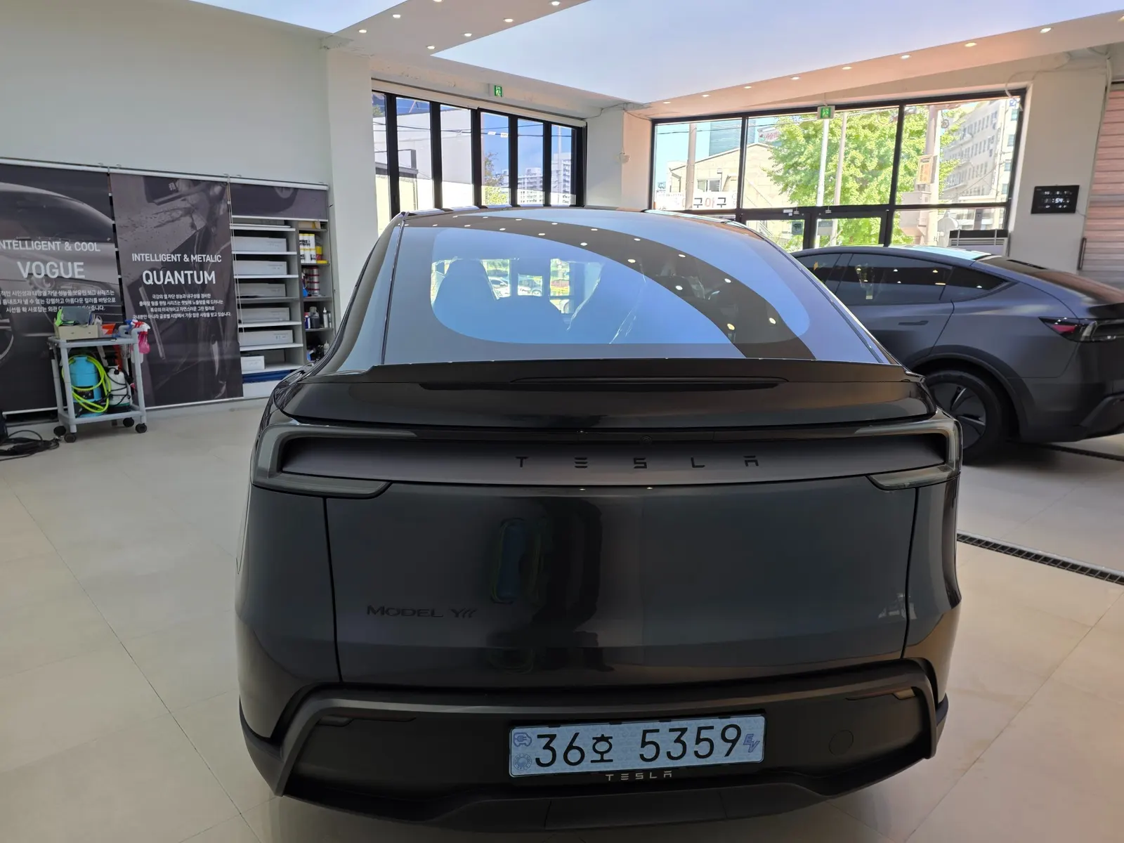 Tesla Y L AWD 2026 2/5
