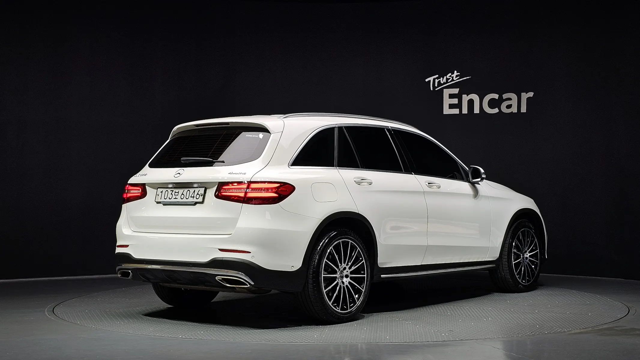 Mercedes-Benz GLC-Class X253 GLC300 4MATIC AMG Line 2019 2/35