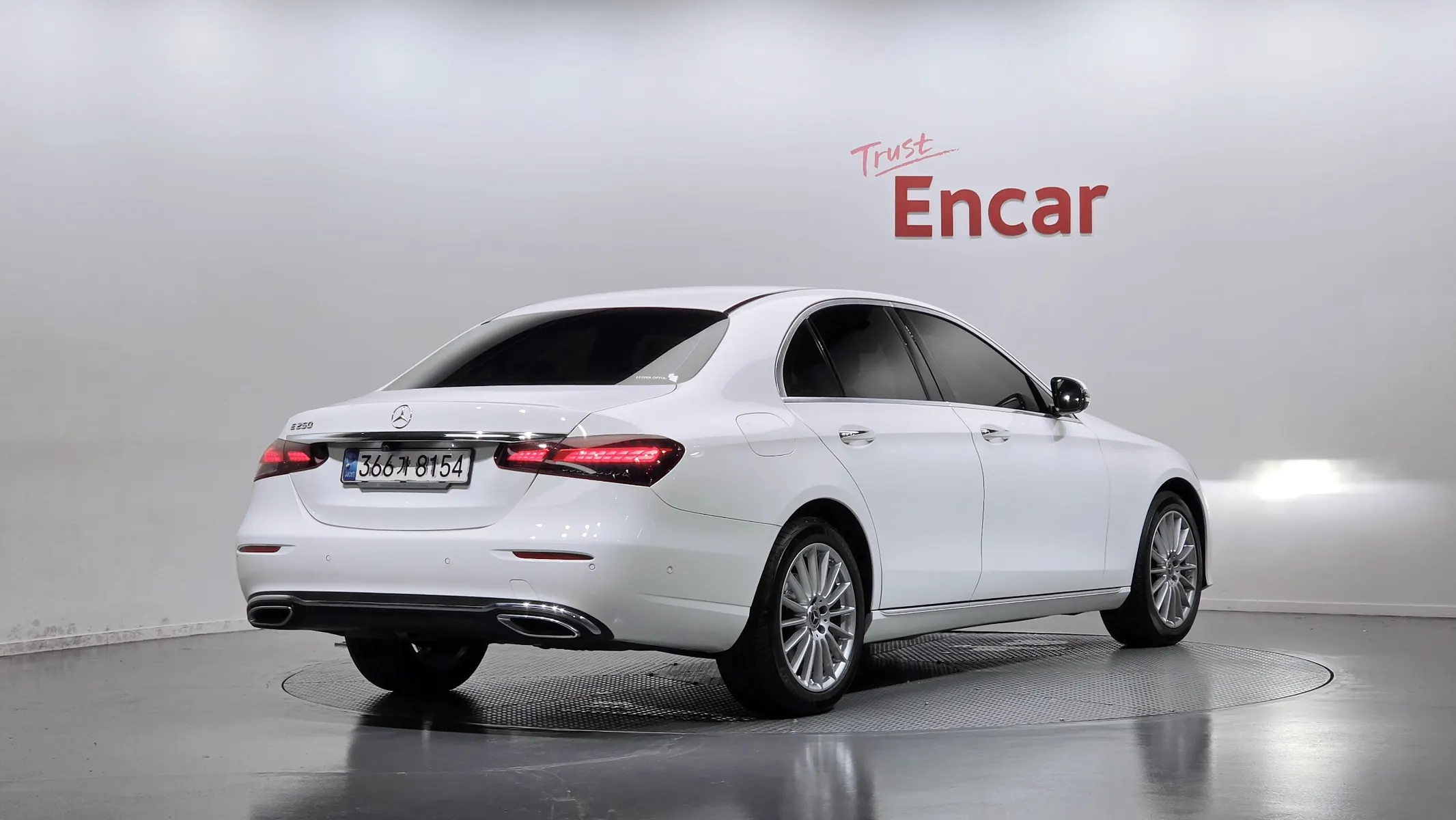 Mercedes-Benz E-Class W213 E250 2020 2/32