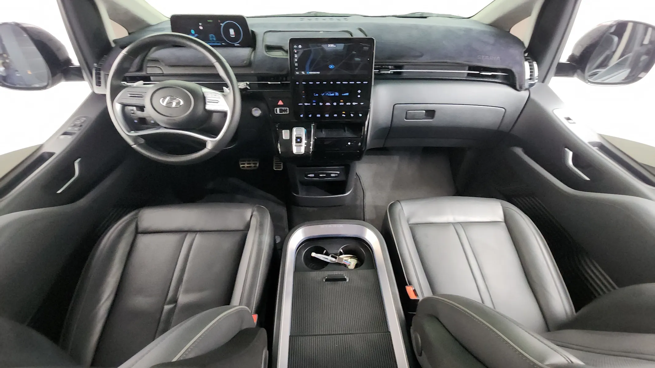 Hyundai Staria 4WD 9 2022 4/5