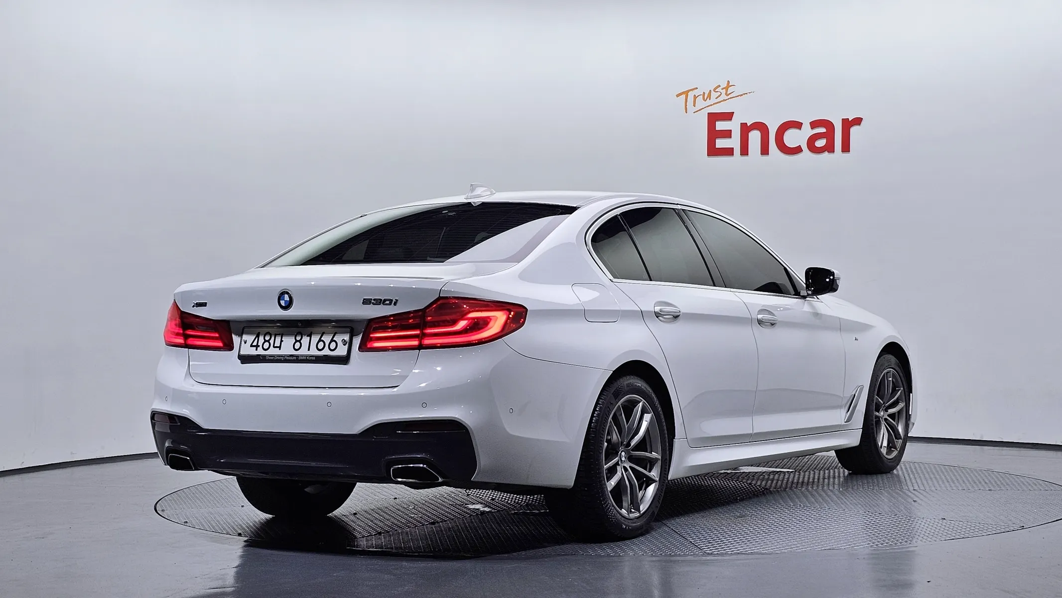 BMW 5 Series (G30) 530i xDrive M 2018 2/33