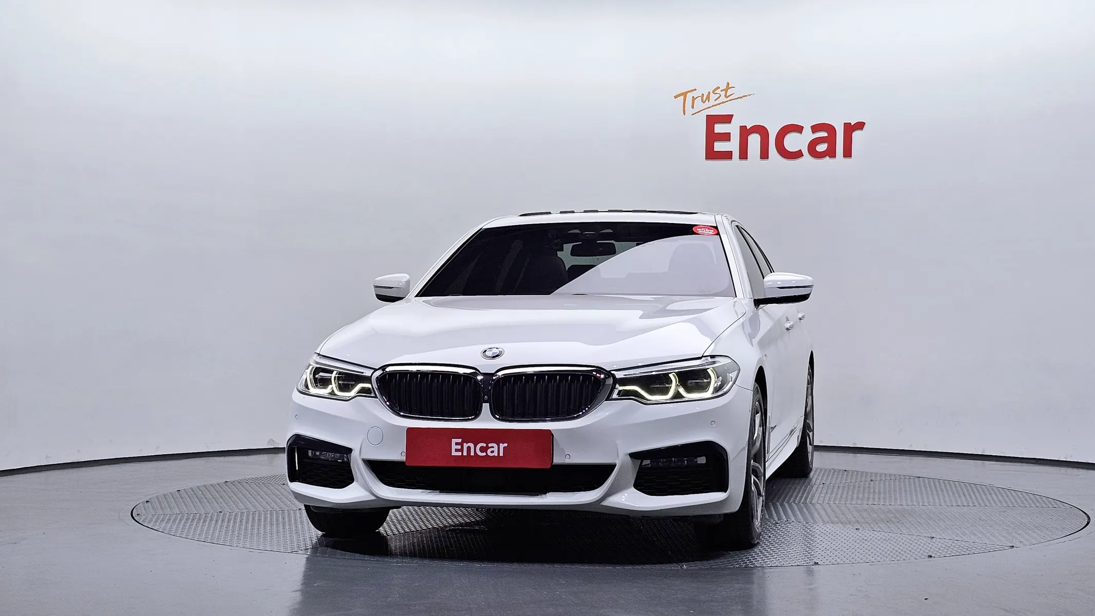 BMW 5 Series (G30) 530i xDrive M 2018 3/33
