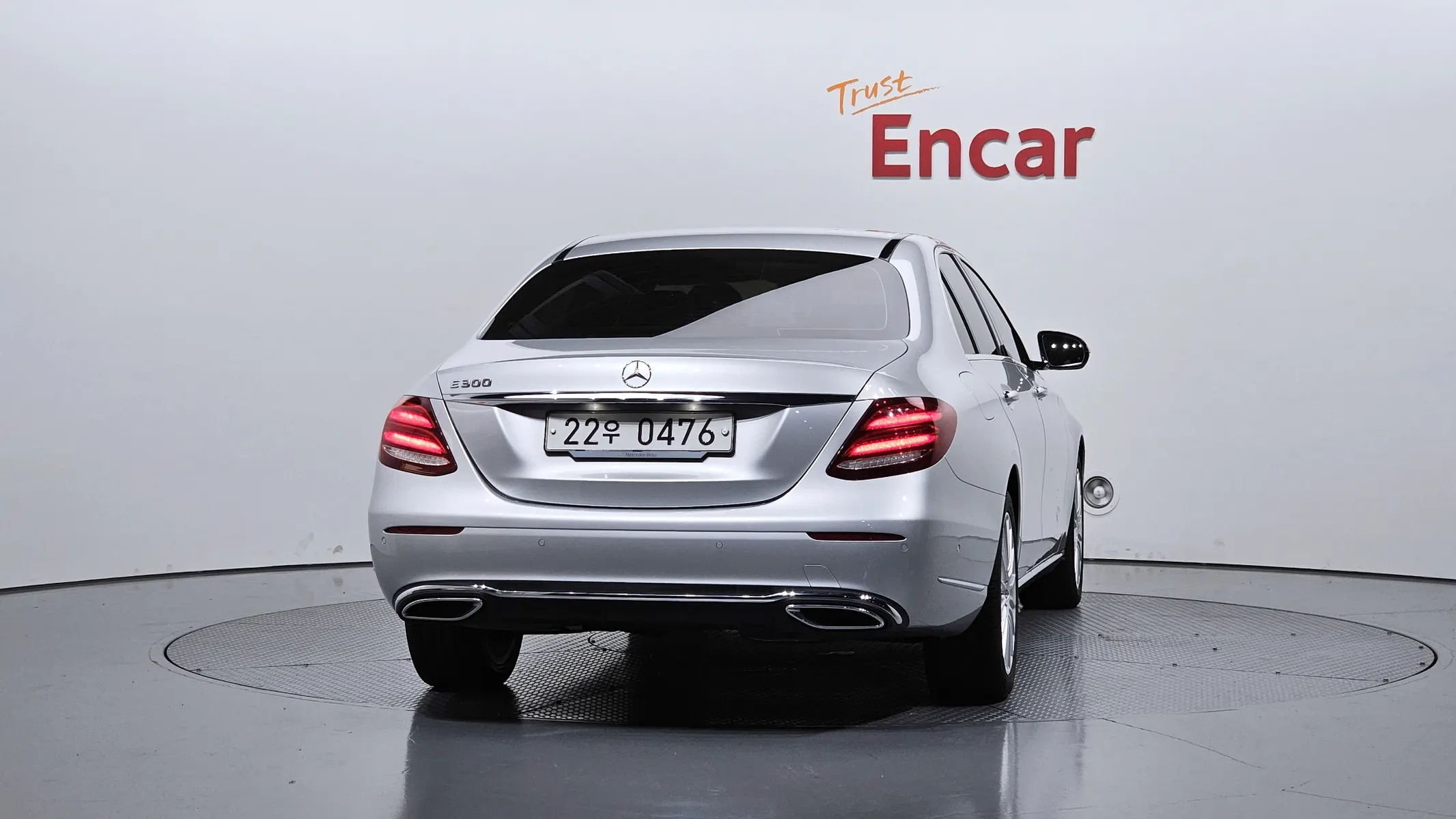 Mercedes-Benz E-Class W213 E220d 2016 3/35
