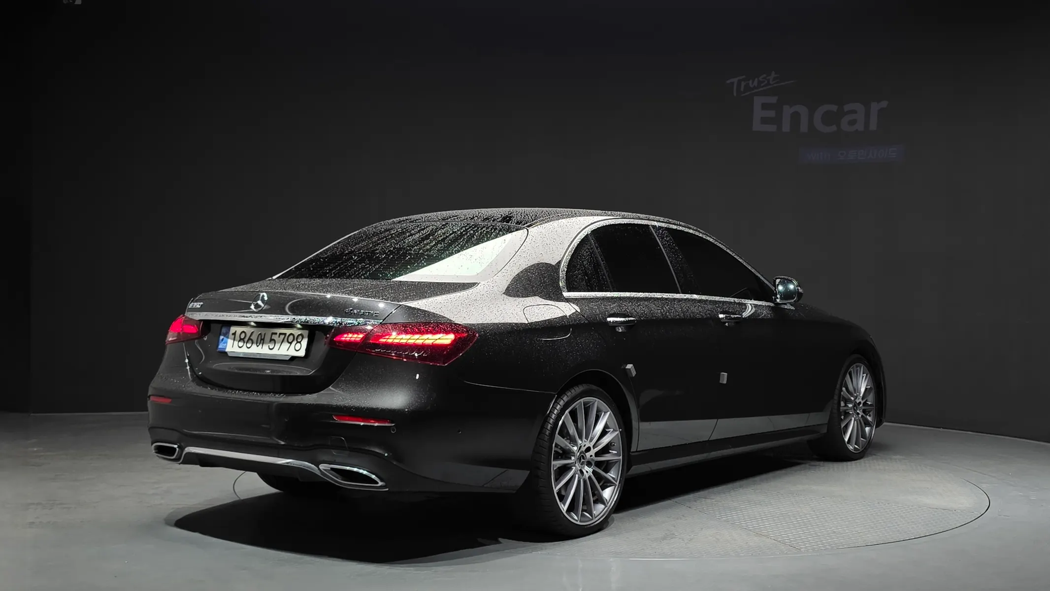Mercedes-Benz E-Class W213 E350 4MATIC AMG Line 2021 2/36