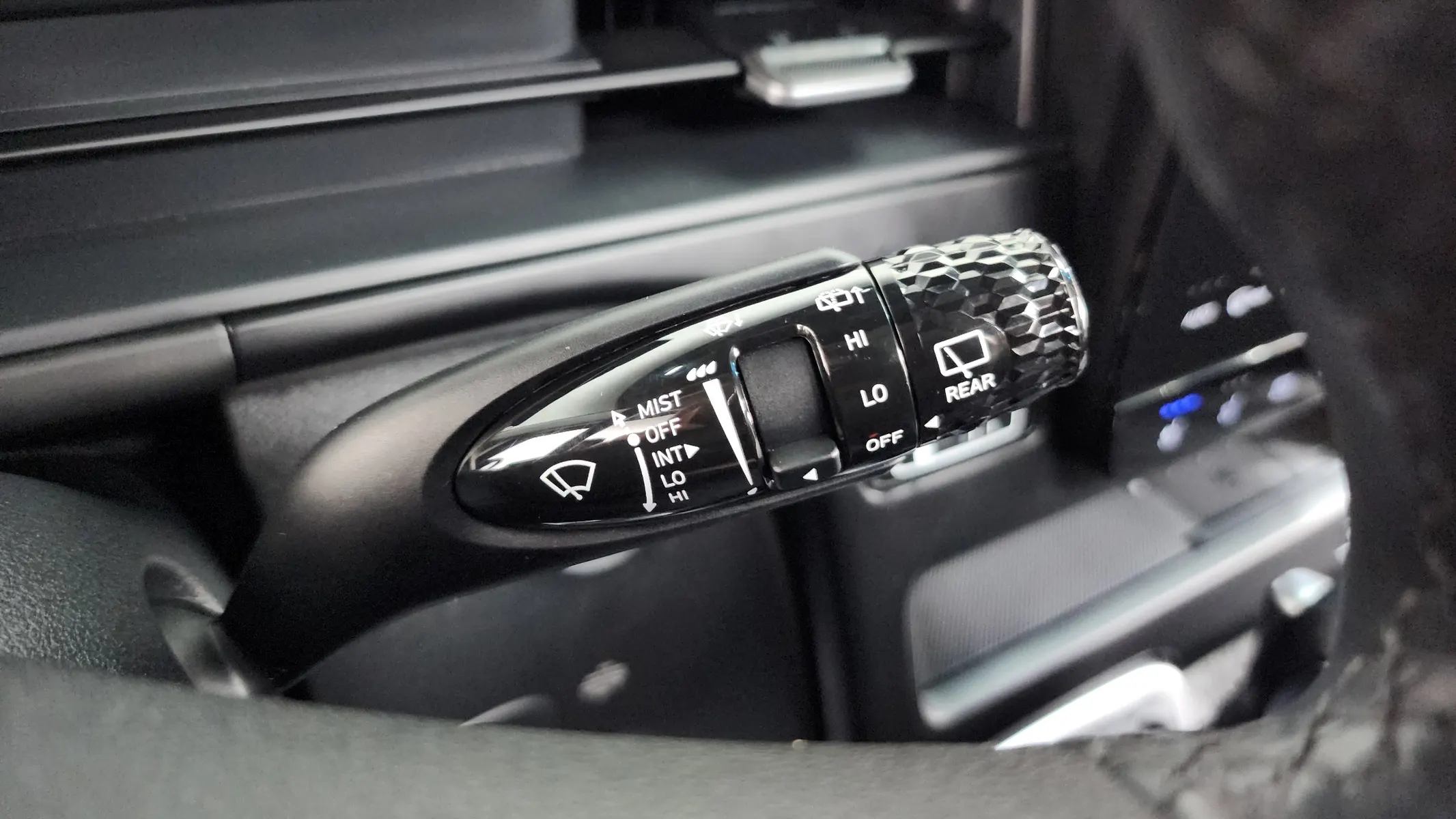 Hyundai Staria 4WD 9 2024 38/39