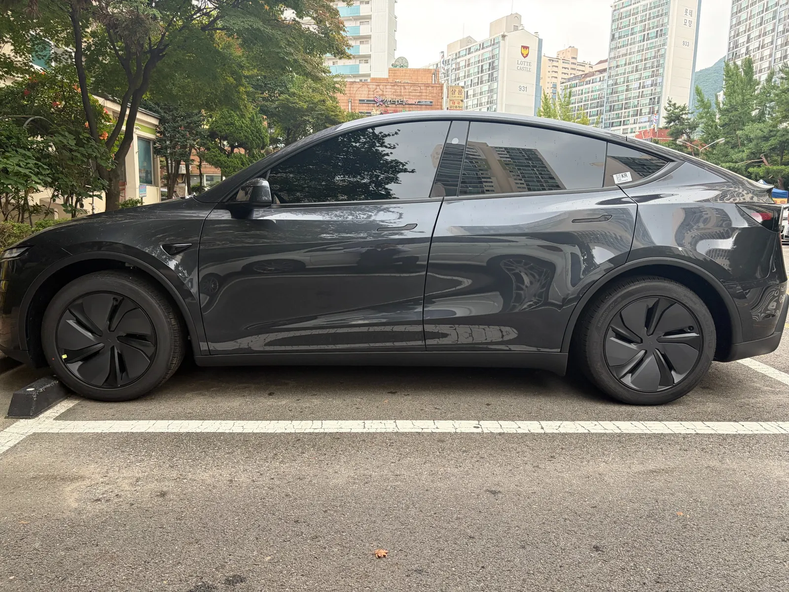 Tesla Y RWD 2026 2/5