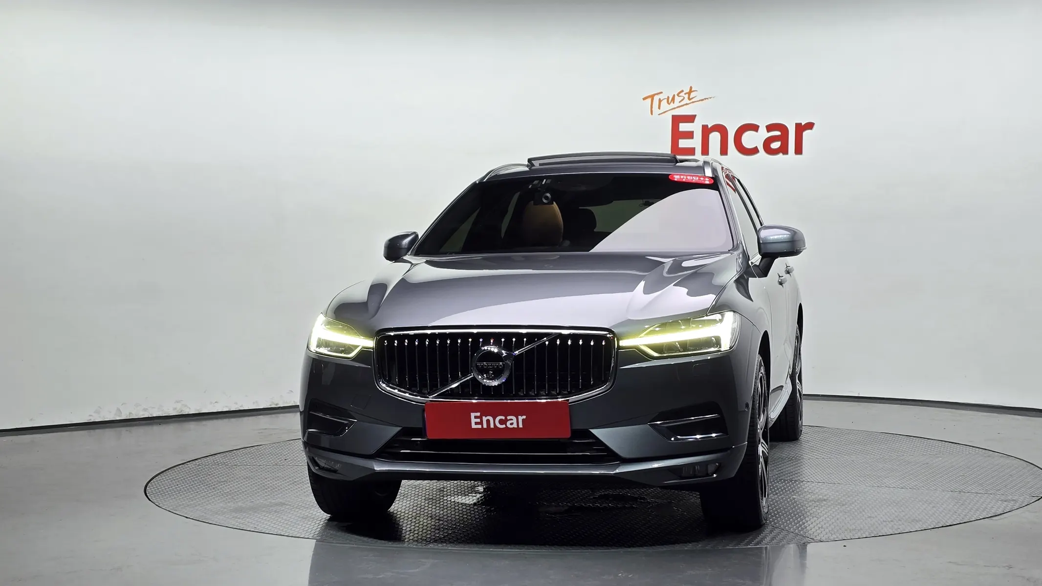 Volvo XC60 2 D5 2019 2/5