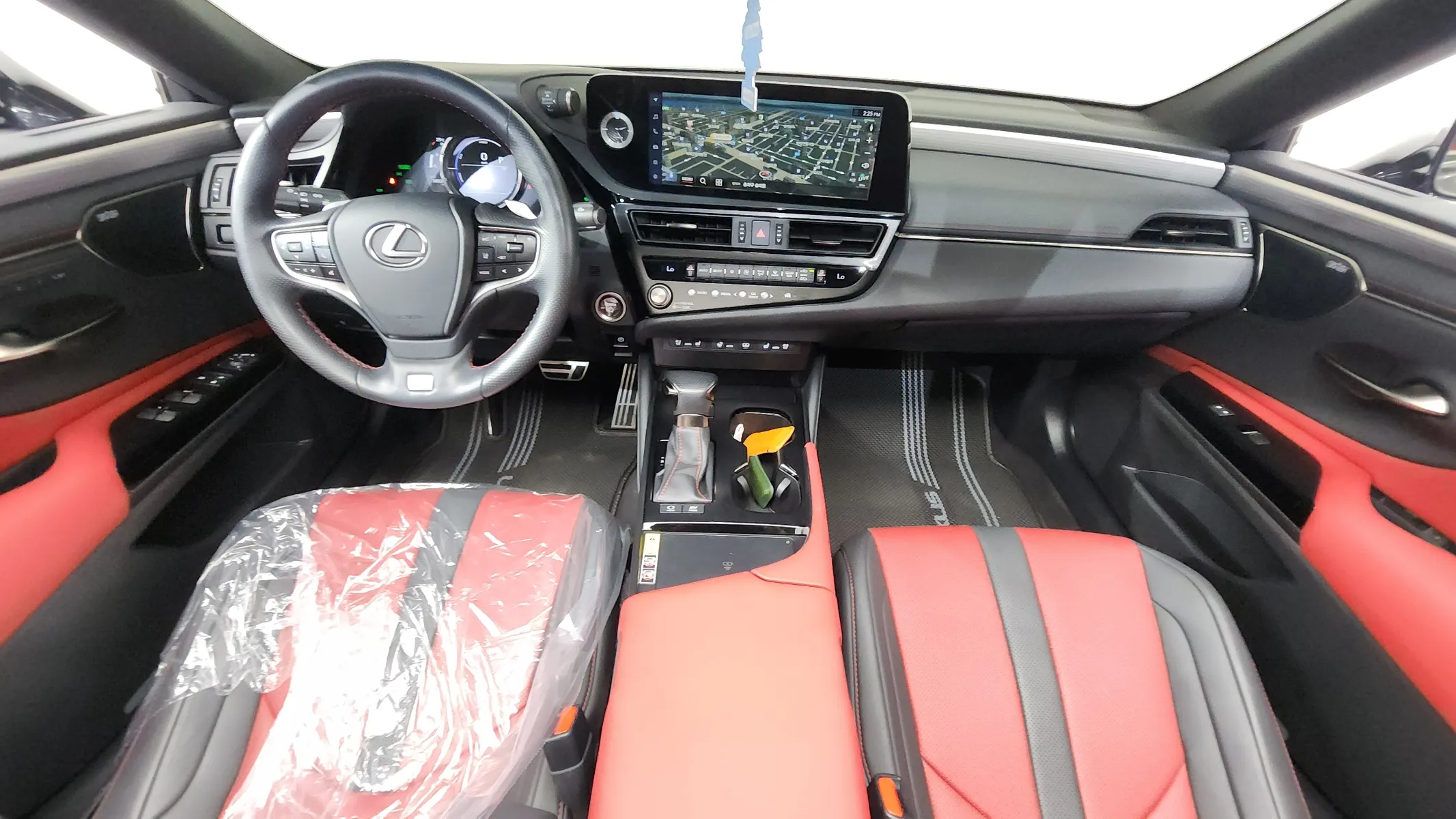 Lexus ES300h 7 F-Sport 2022 4/5