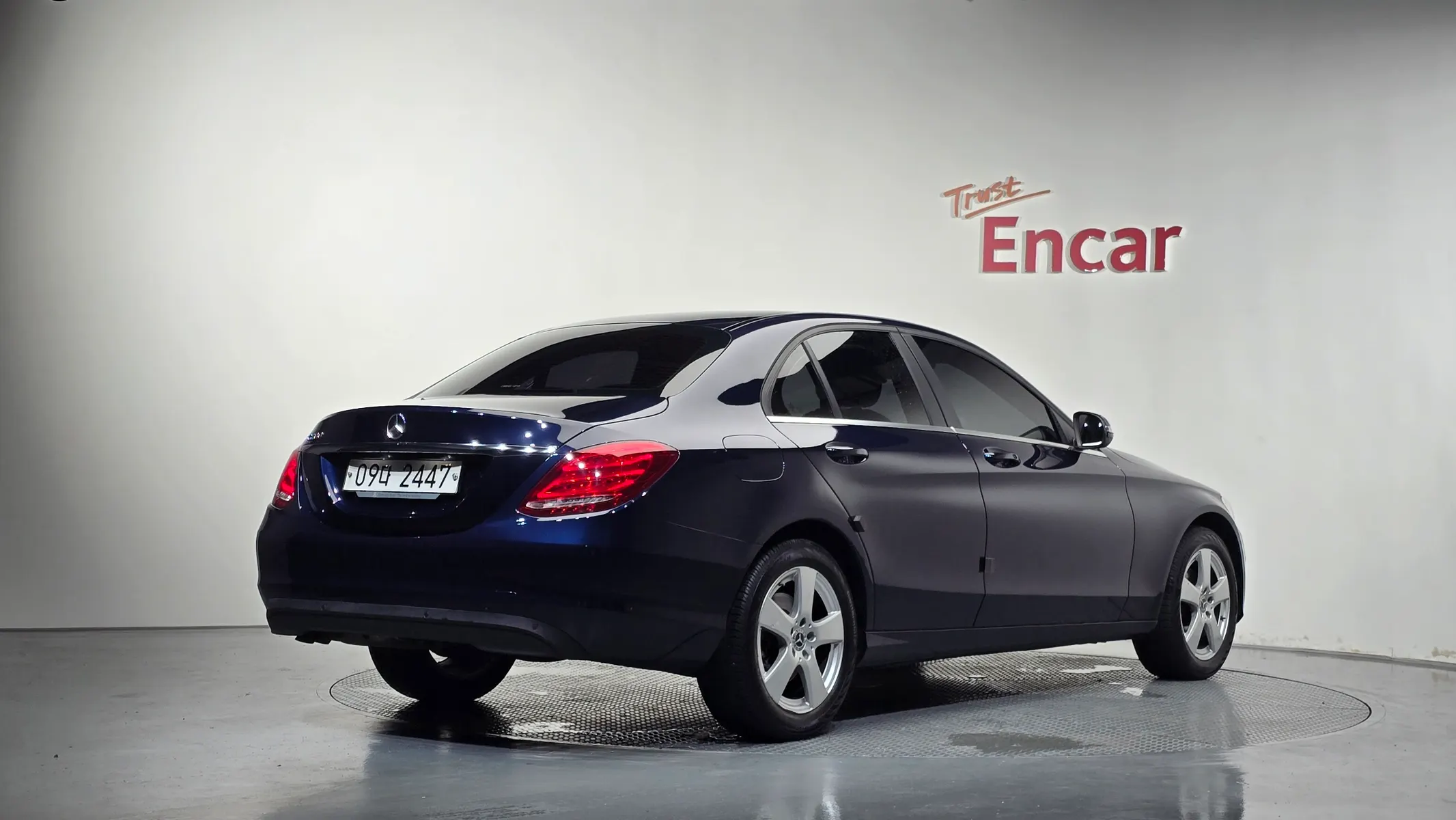 Mercedes-Benz C-Class W205 C200 2018 2/32