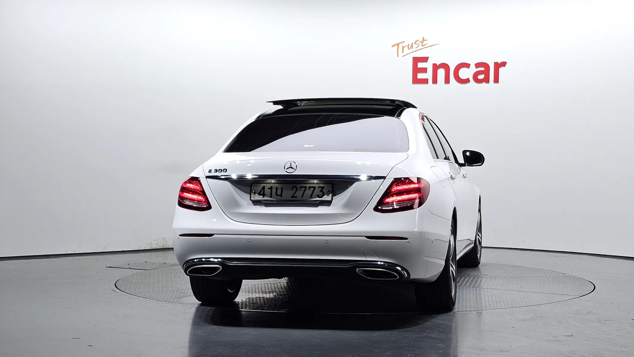 Mercedes-Benz E-Class W213 E300 2019 3/33