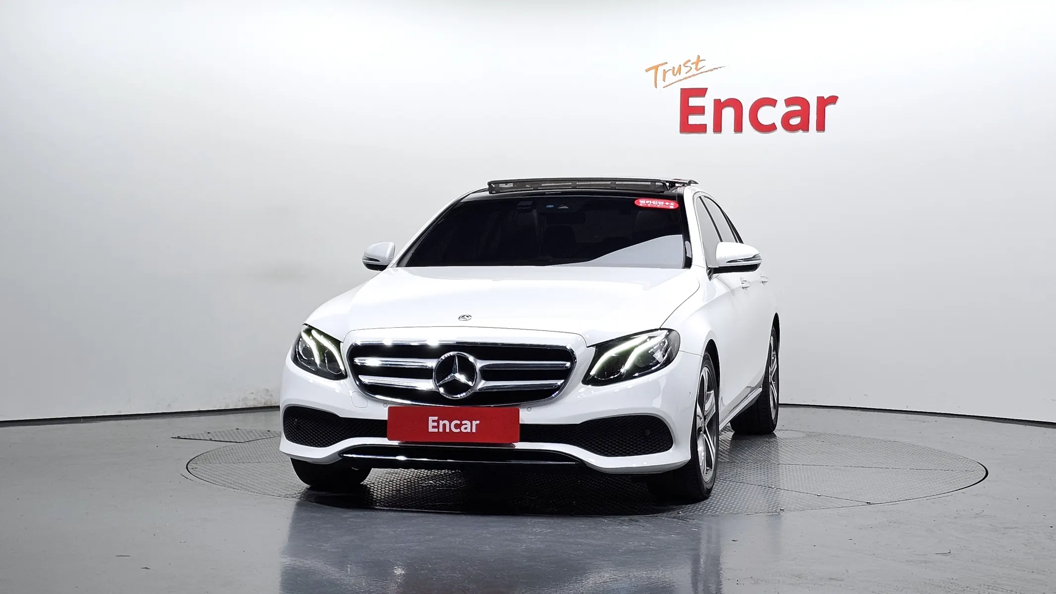 Mercedes-Benz E-Class W213 E300 2019 2/33