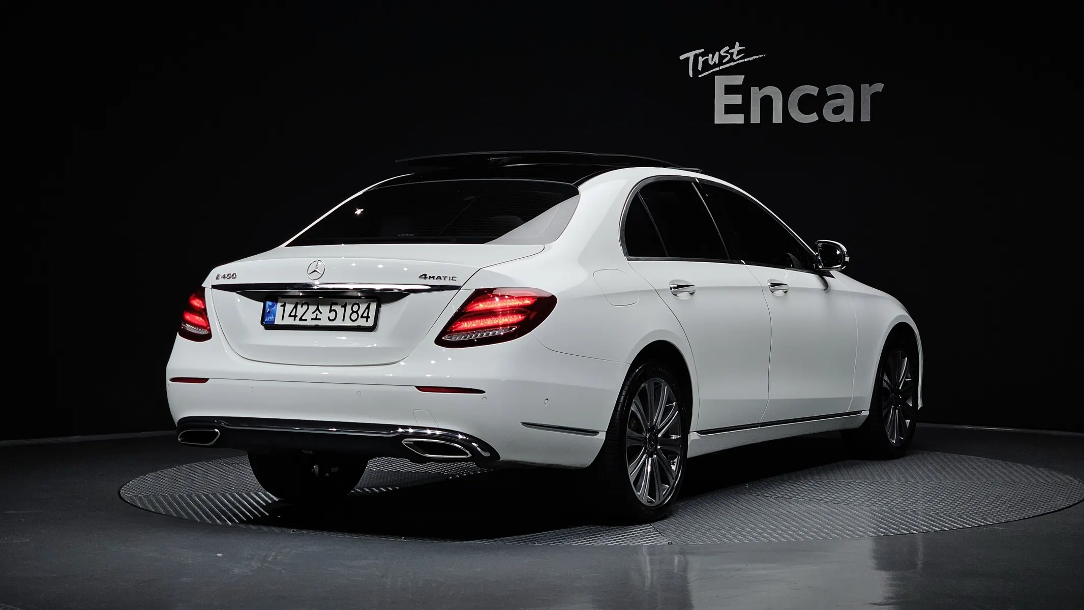 Mercedes-Benz E-Class W213 E400 4MATIC 2017 2/36