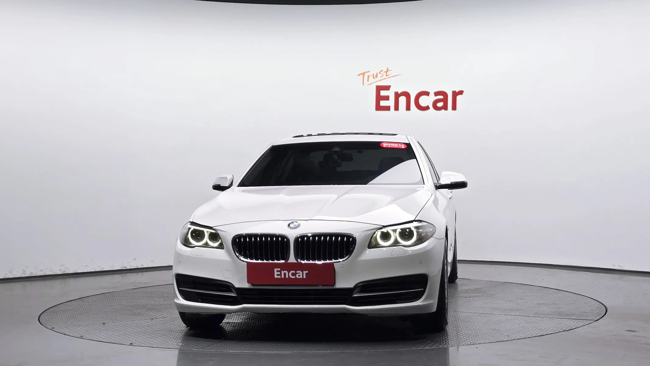 BMW 5 Series (F10) 520d 2014 3/34