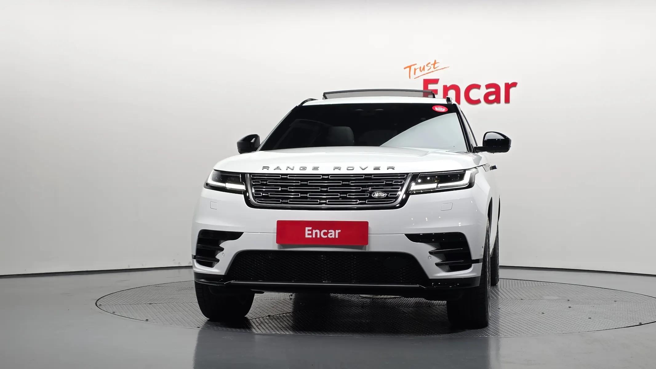 Land Rover 레인지로버 벨라 2.0 P250 SE 2026 3/32