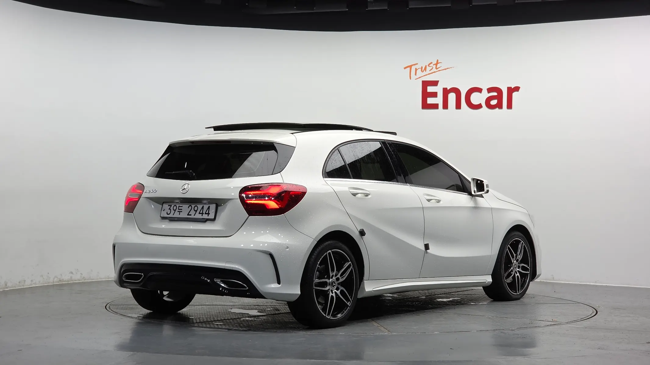 Mercedes-Benz A-Class W176 A200 AMG Line 2018 2/21