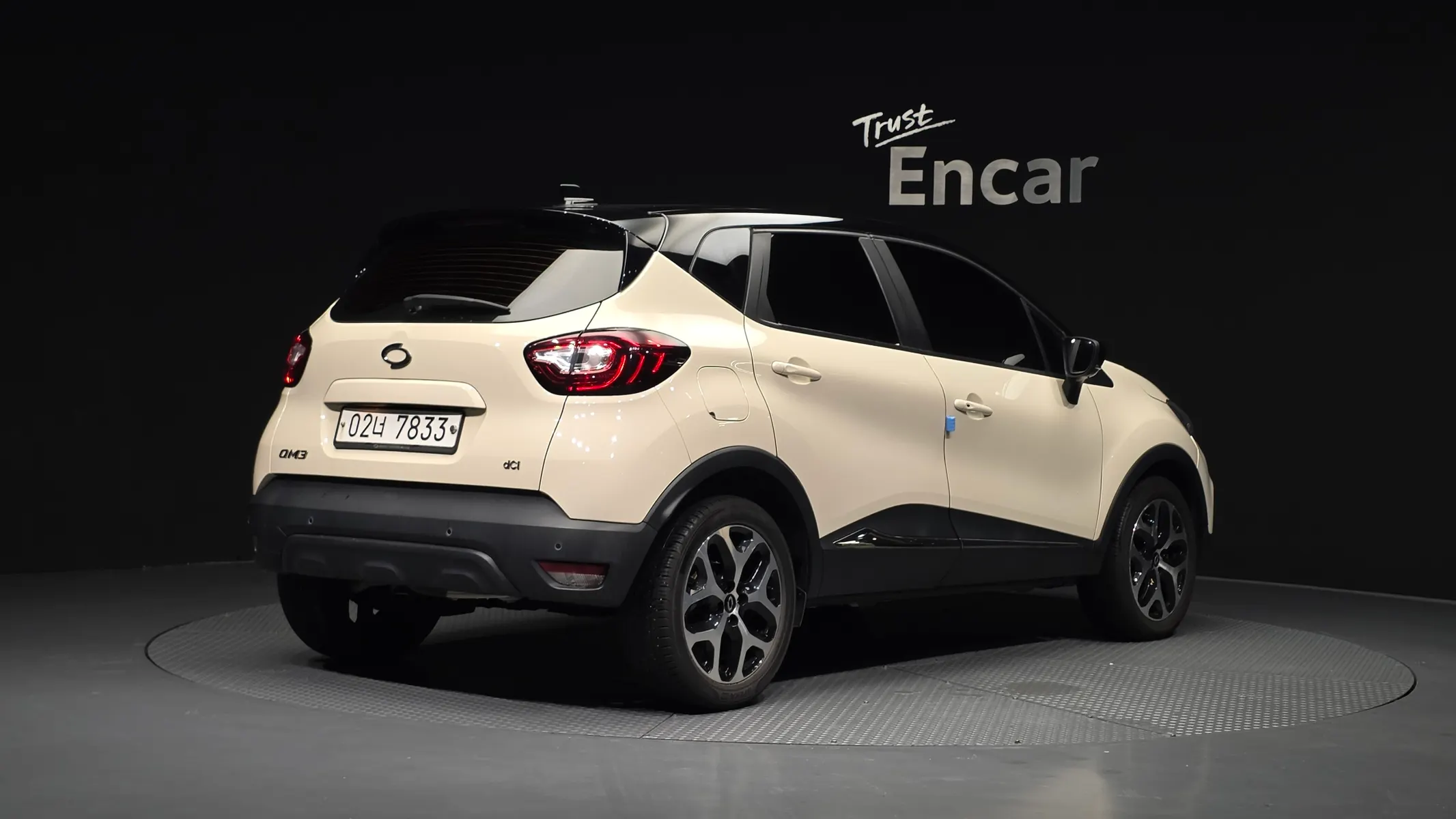 Renault Korea QM3 LE 2017 2/32