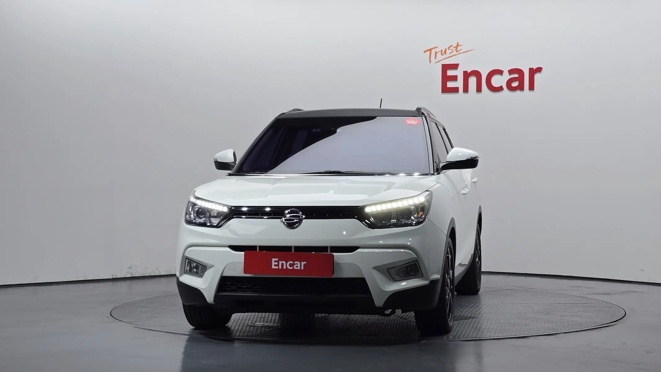 KG Mobility Tivoli LX 2WD 2015 2/5