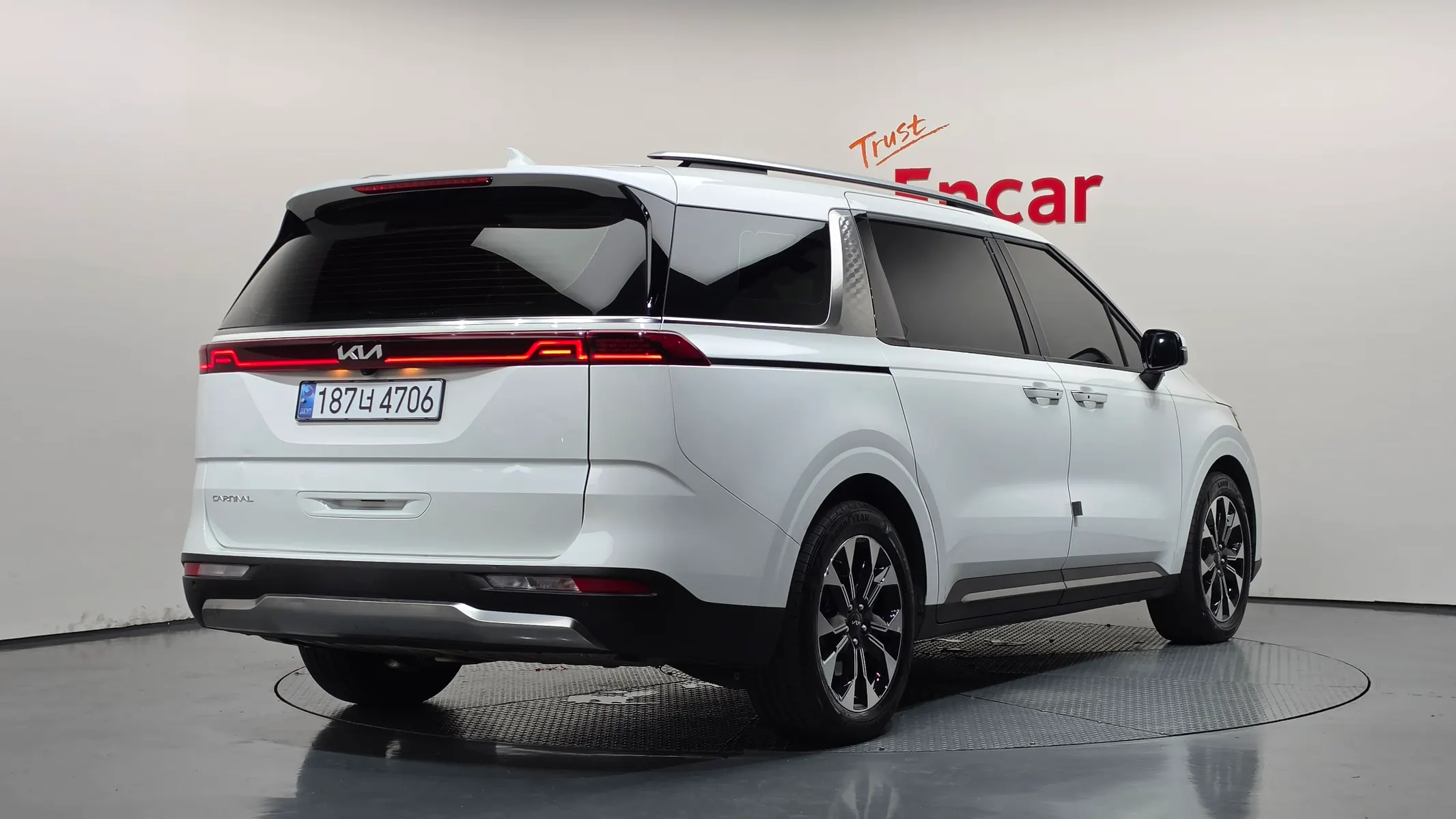 Kia Carnival 9 2022 2/34