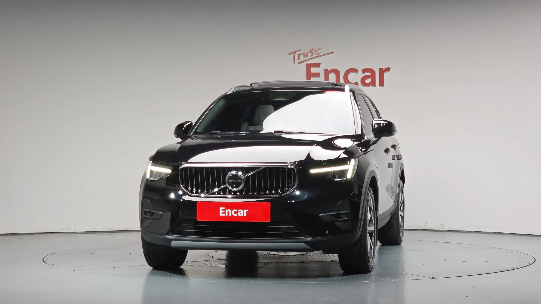 Volvo XC40 B4 2023 2/5