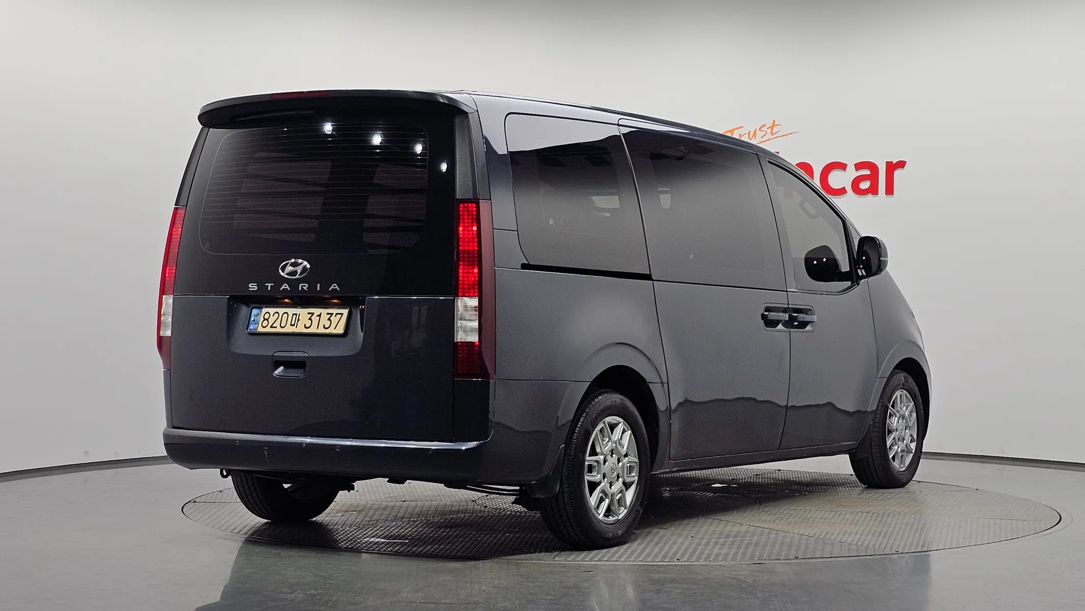 Hyundai Staria 3 2022 2/34