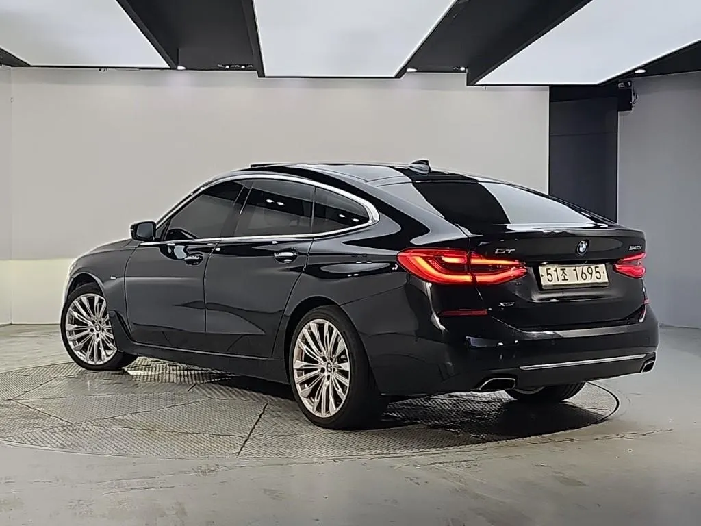 BMW 6 Series GT (G32) 640i xDrive 2018 3/19