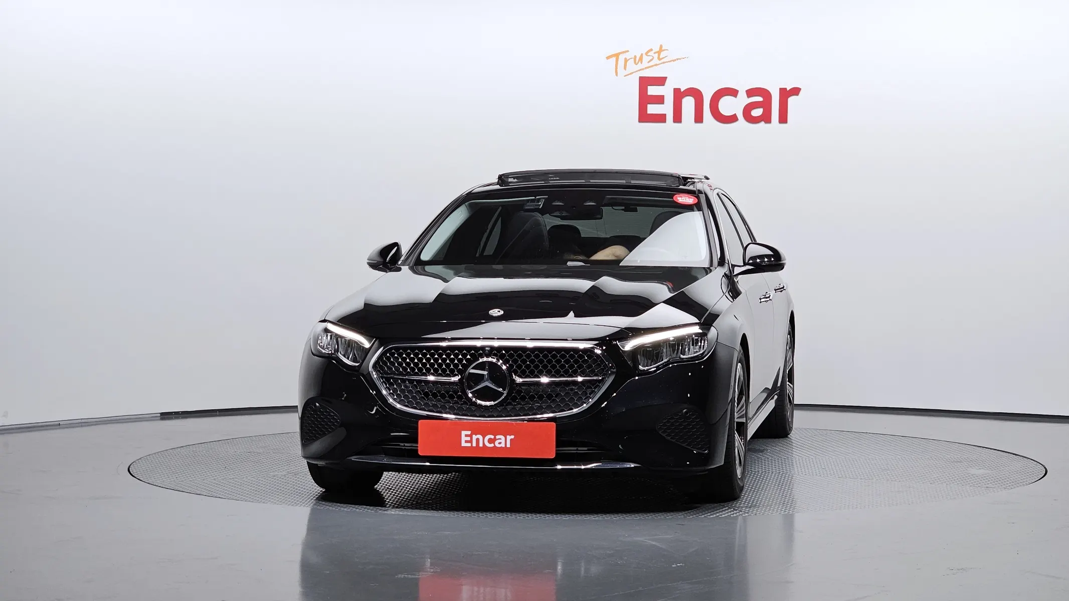 Mercedes-Benz E-Class W214 E200 2025 3/35