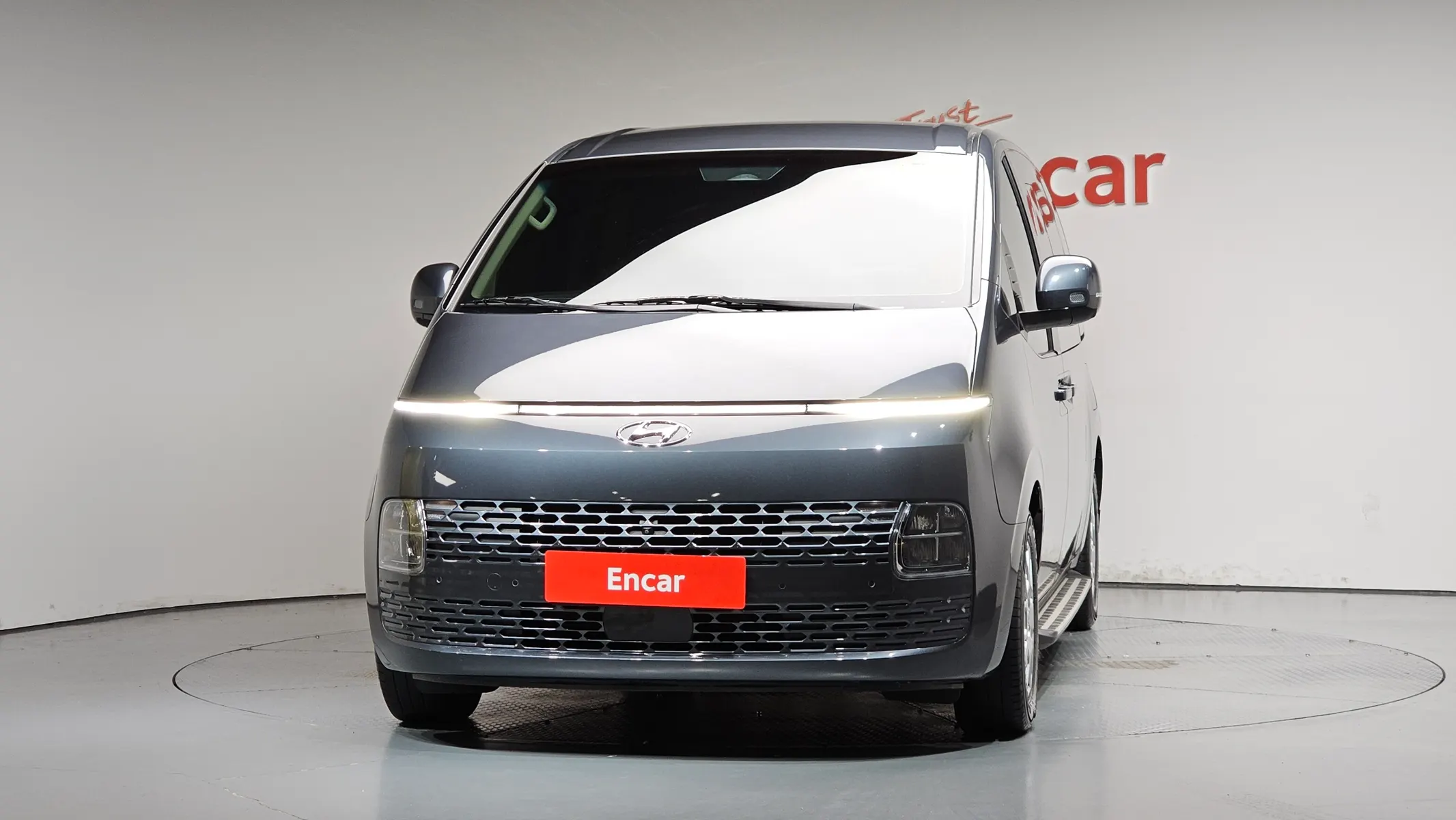 Hyundai Staria L3.5 5 2021 2/5