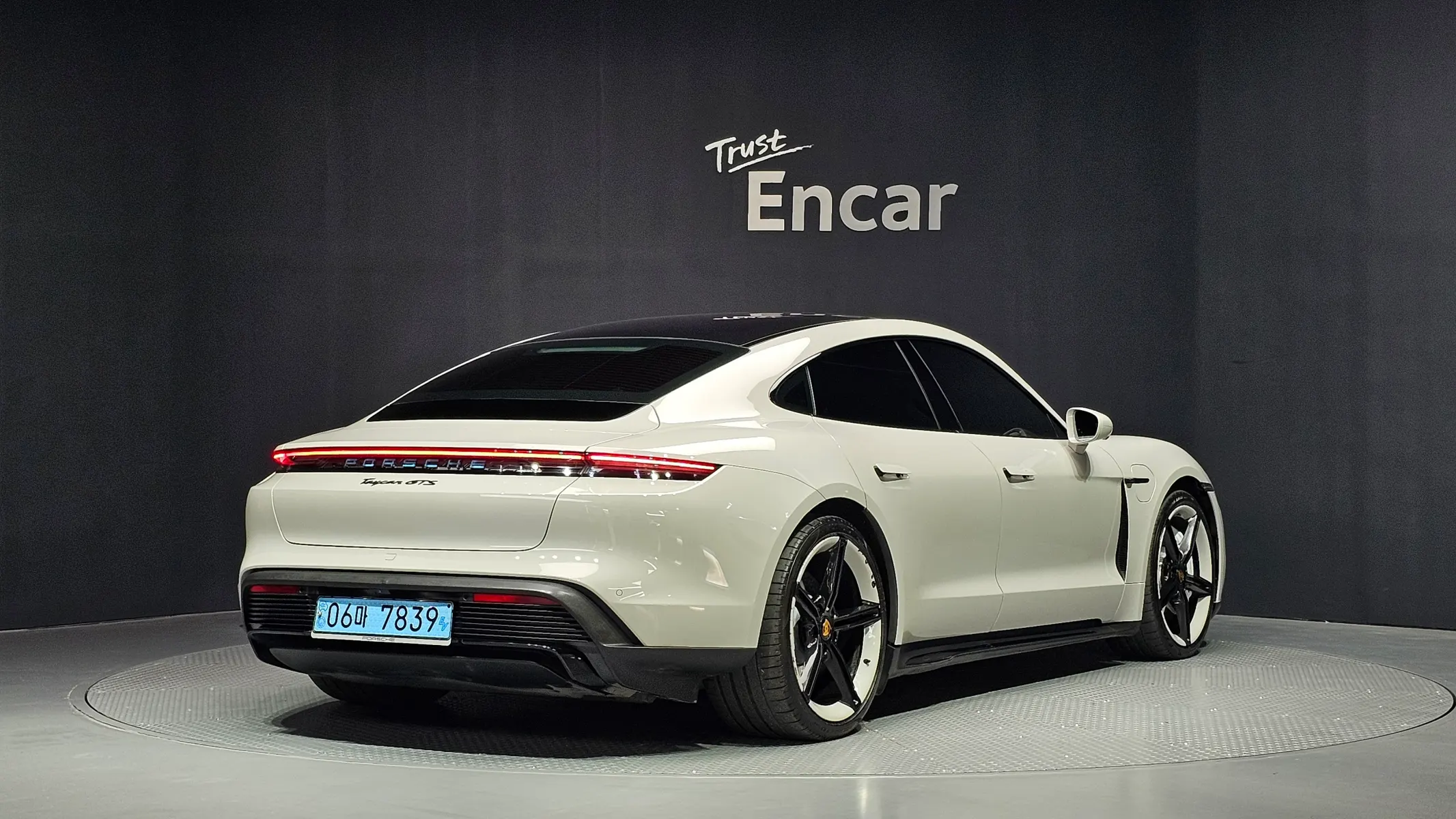 Porsche 타이칸 GTS 2022 2/21