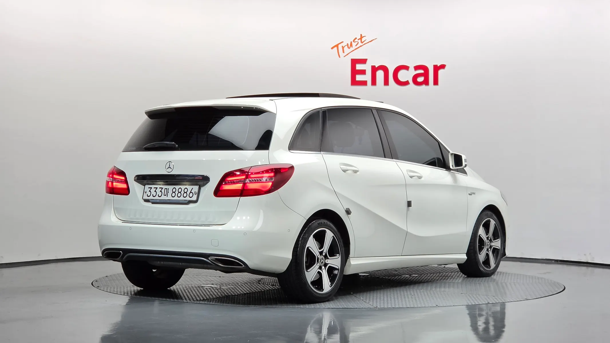Mercedes-Benz B-Class W246 B220 2017 2/32