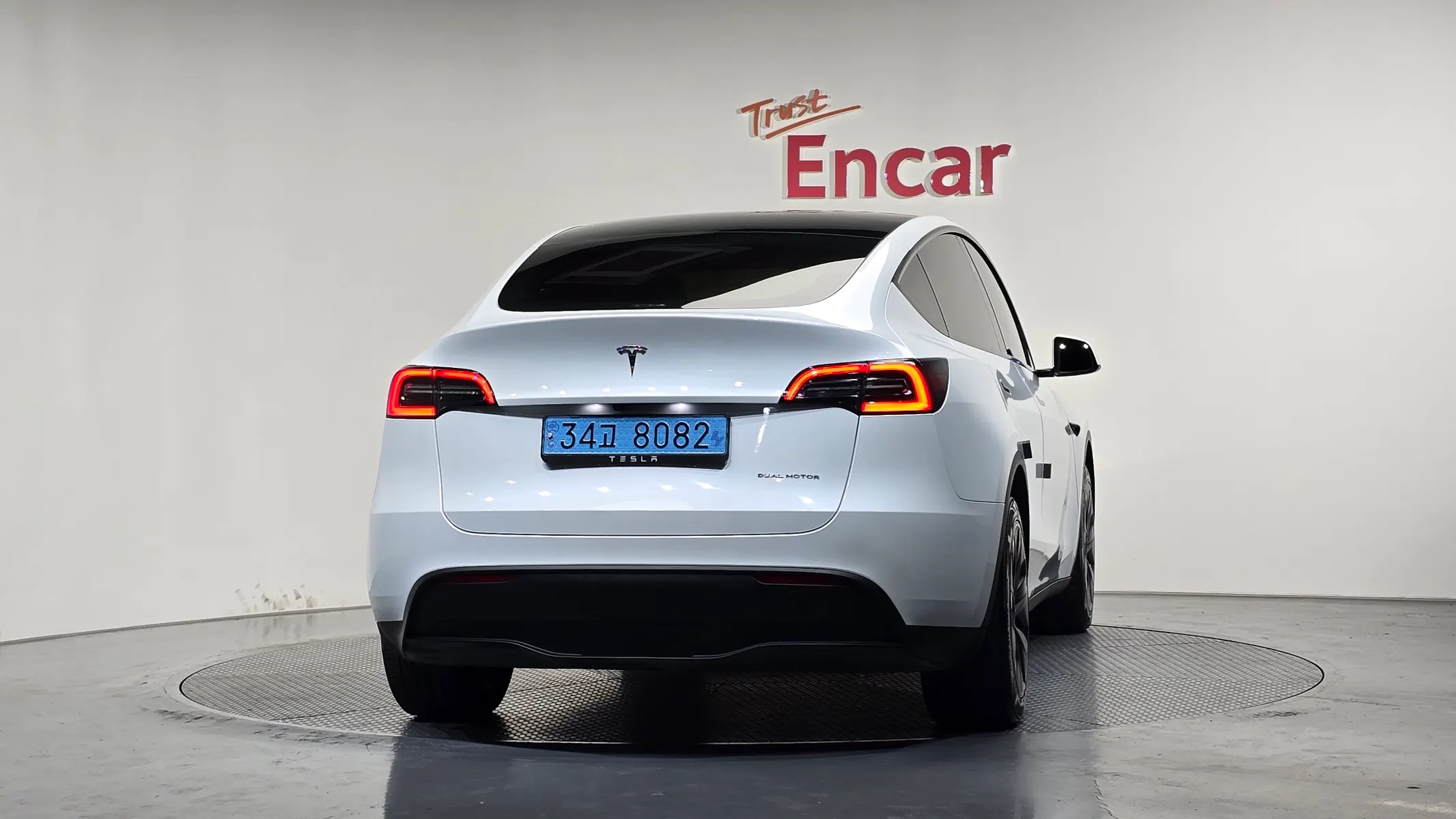 Tesla Y RWD 2024 3/5