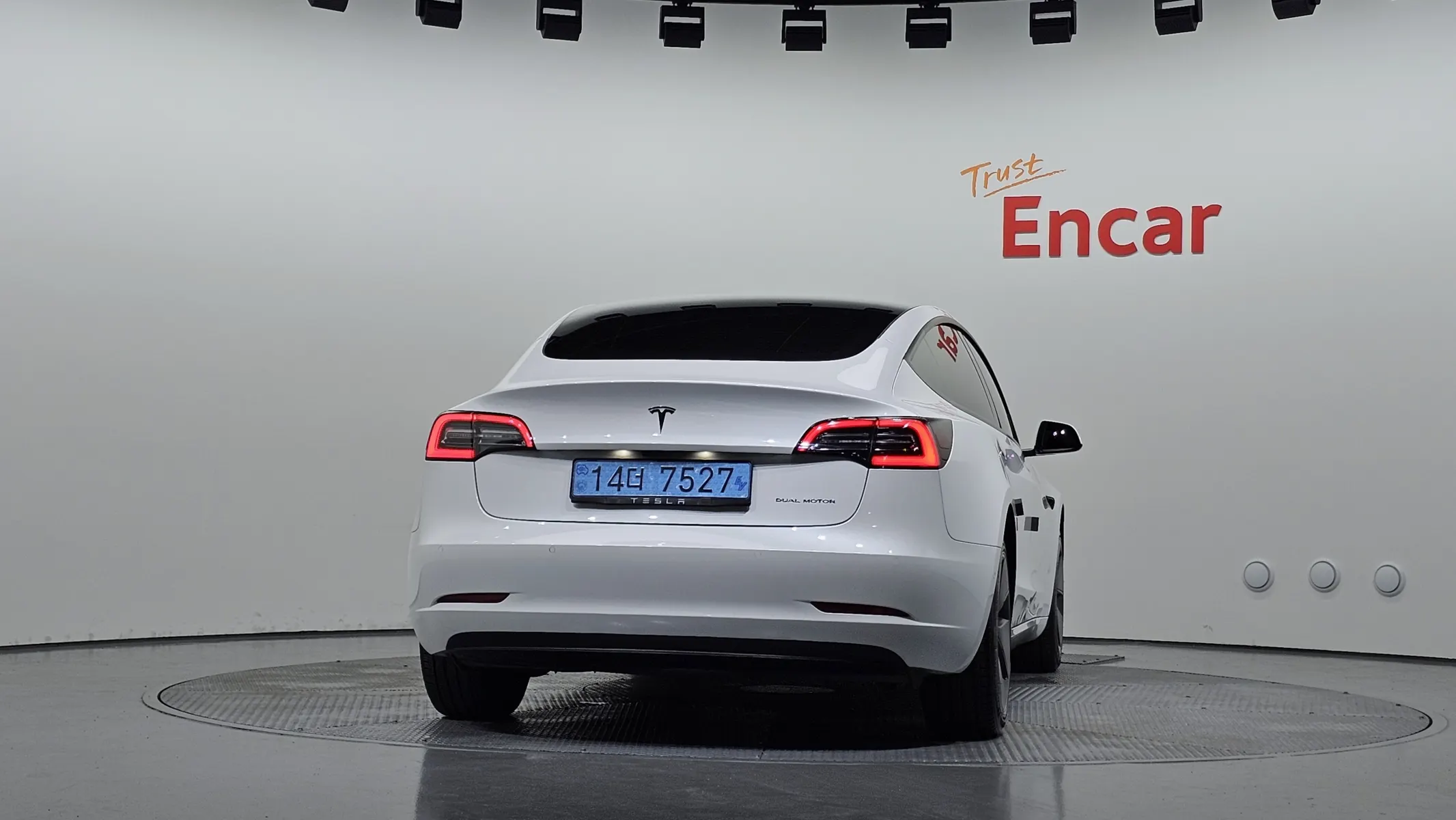 Tesla 3 AWD 2022 3/5