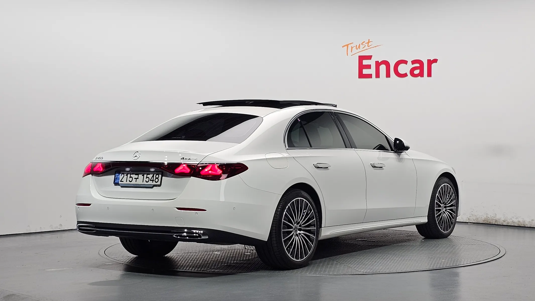 Mercedes-Benz E-Class W214 E450 4MATIC 2024 2/38