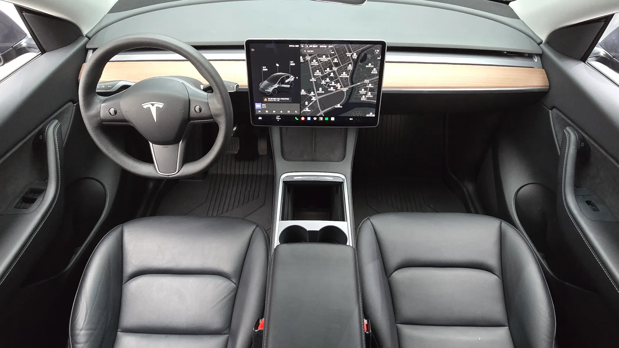 Tesla Y RWD 2021 4/5