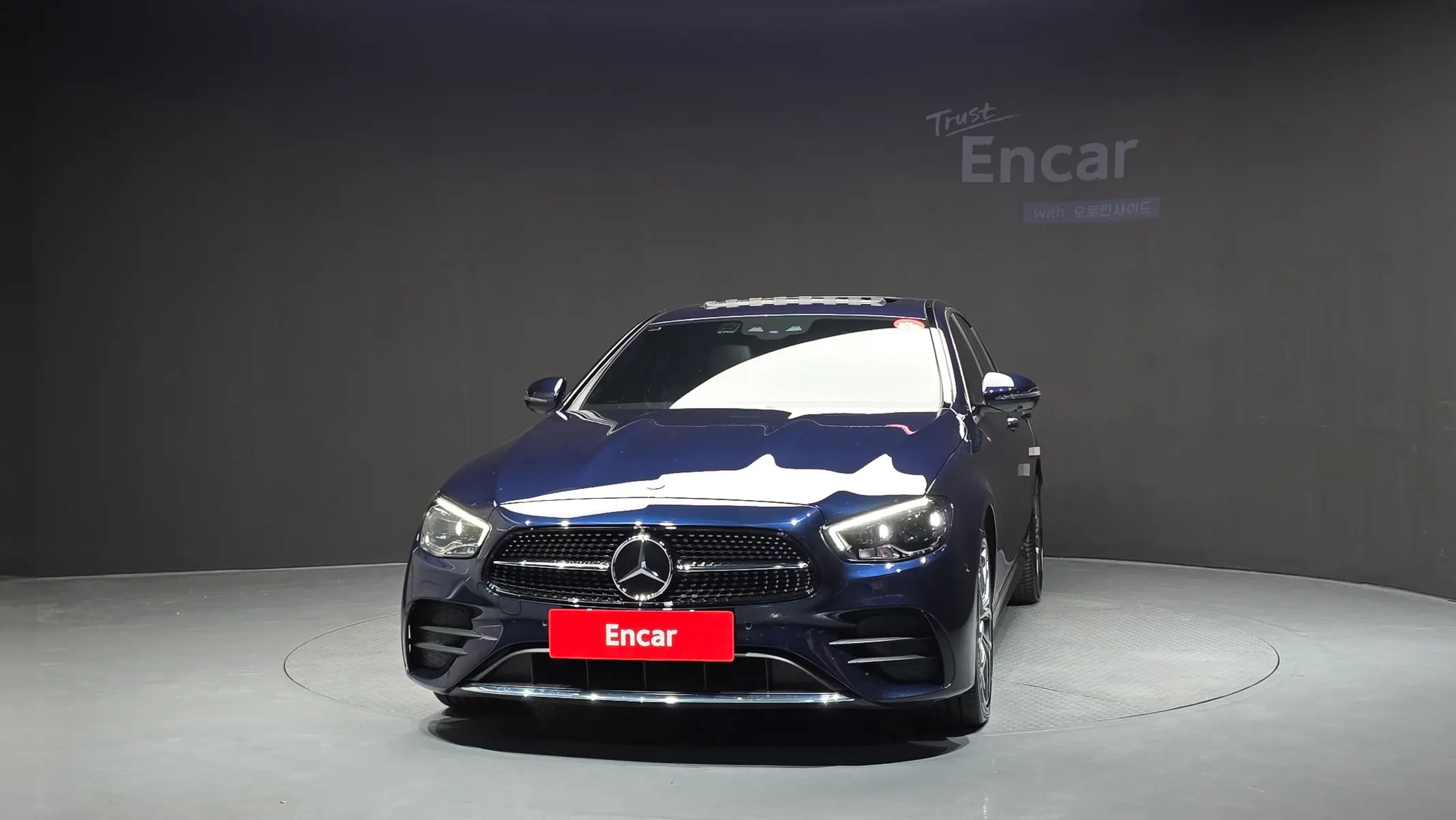Mercedes-Benz E-Class W213 E220d 4MATIC AMG Line 2021 3/36